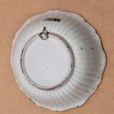 Shallow flat dish in Nevers earthenware from the 18th century.