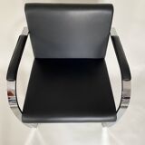 fauteuil modèle BRNO de Ludvig Mies Van der Rohe