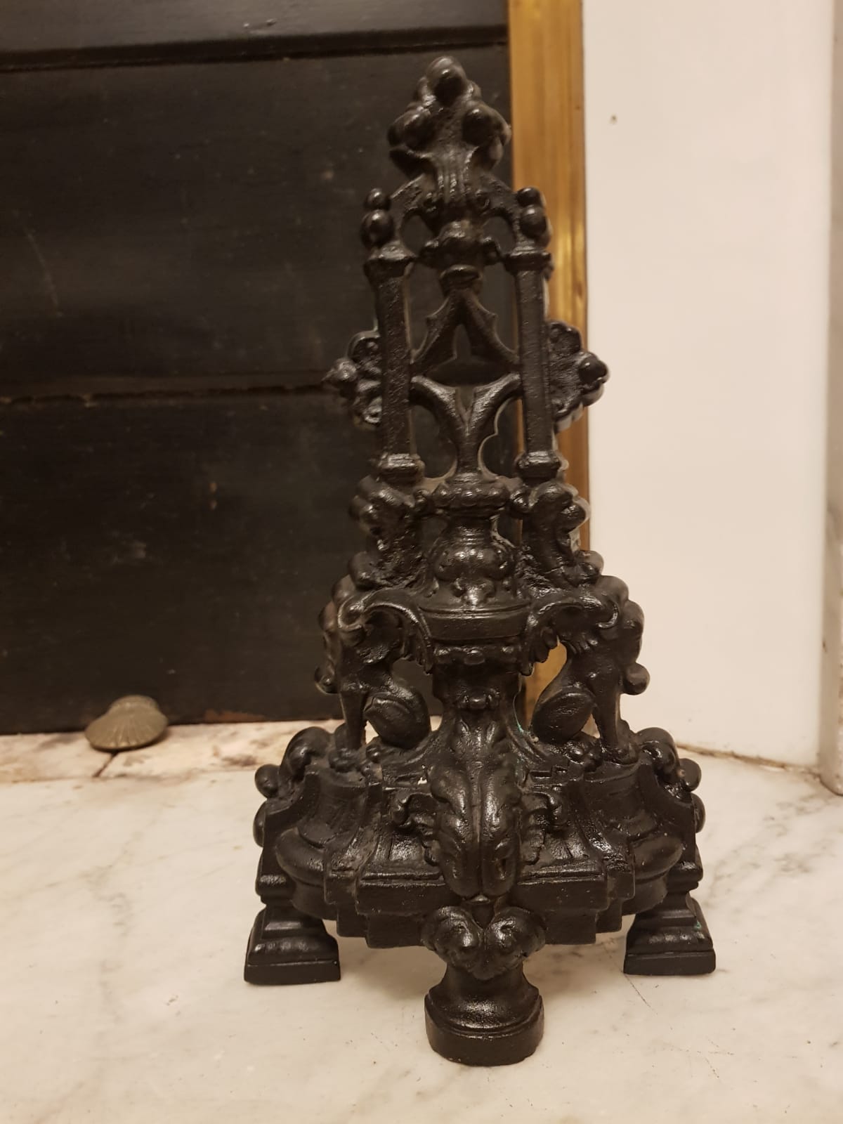 Cast iron chenets