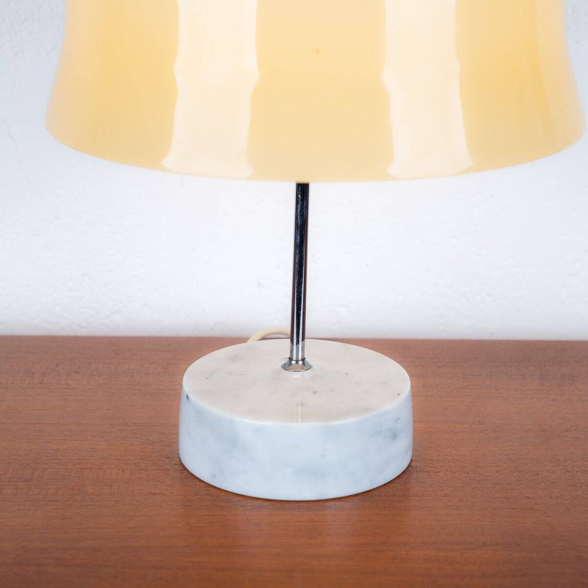 Mushroom desk lamp in opaline glass with a marble base, 1960s