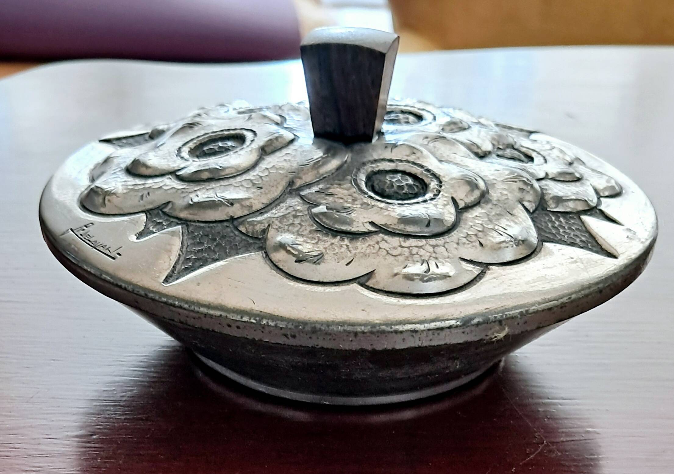 Tin Bonbonnière. Art Deco. Signed René Delavan.