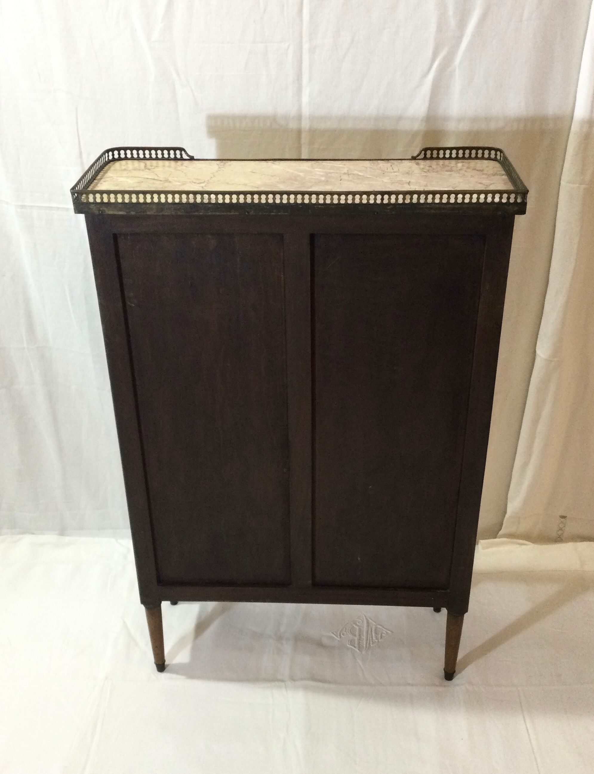 Entrance library - bibus Louis XVI