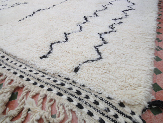 Wool vintage Beni Ouarain carpets Moroccan berber 283 x 192 cm