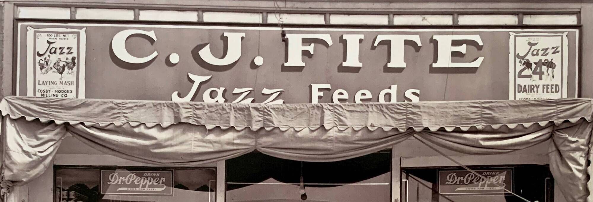 Vintage photo Mississippi 1936 – Front of CJ Fite Jazz Feeds – First print