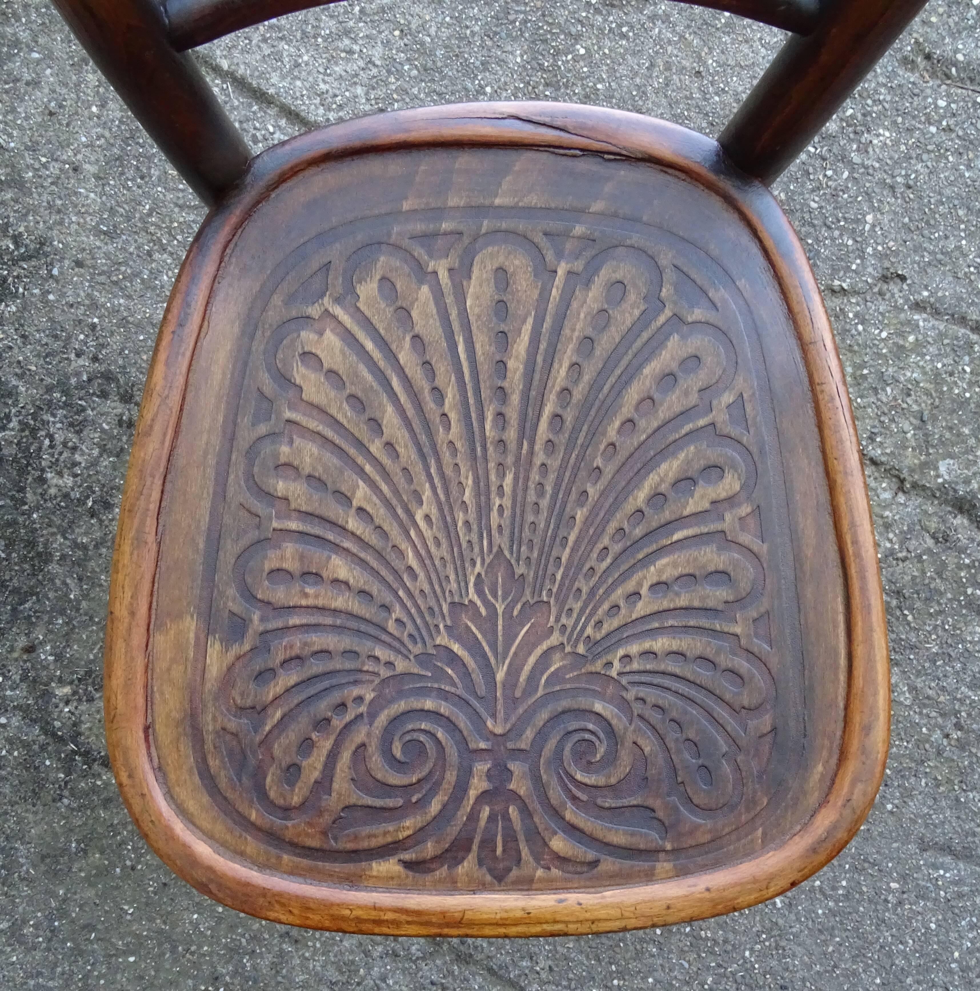 Set of 4 mismatched bistro chairs, 1900 to 1930 with wooden seats, Thonet, Baumann