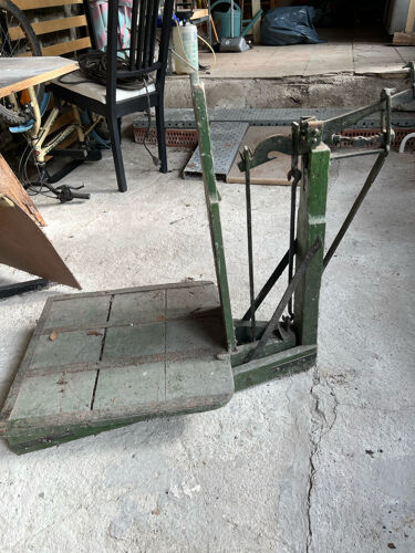 Old outdoor scale