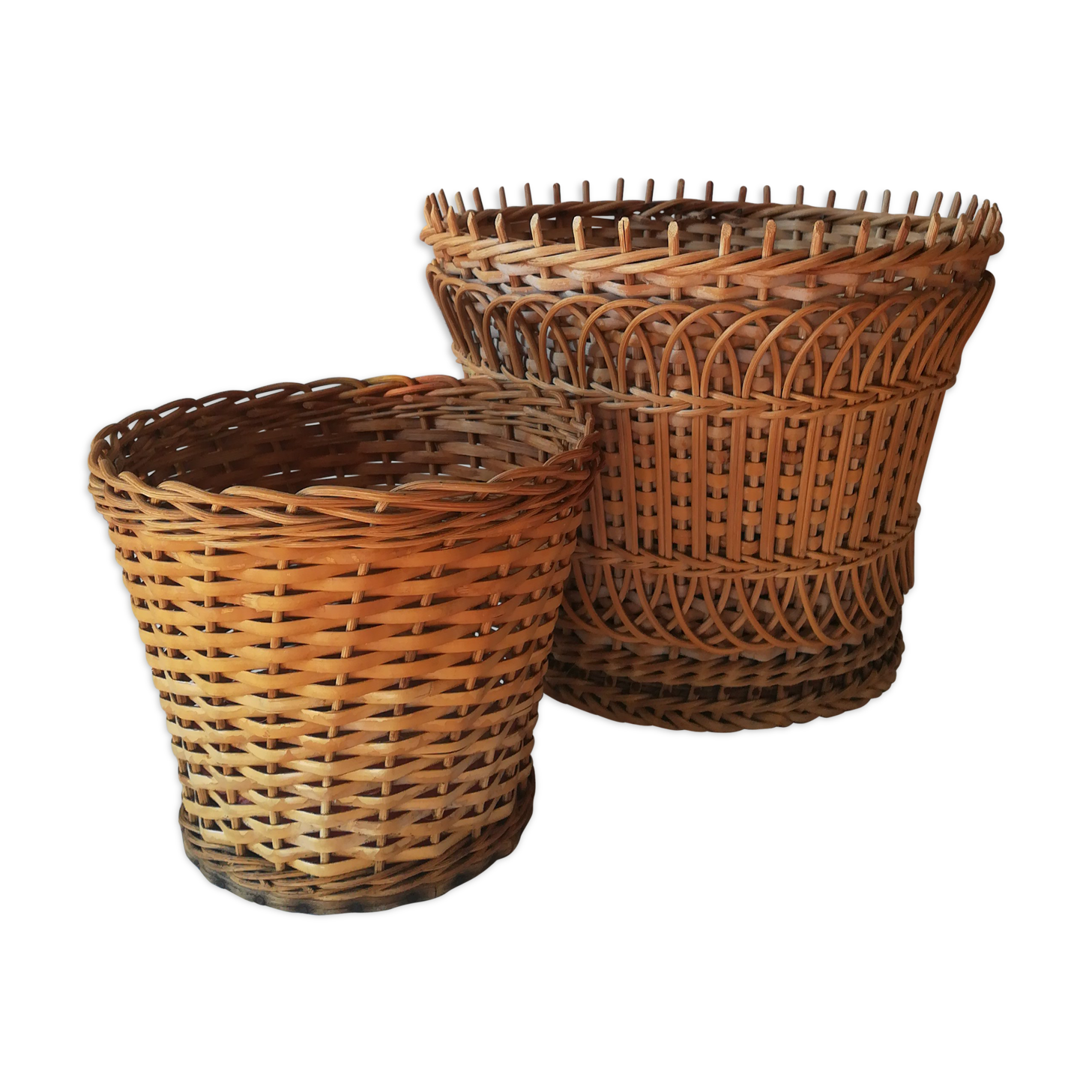 Lot of 2 rattan pot caches