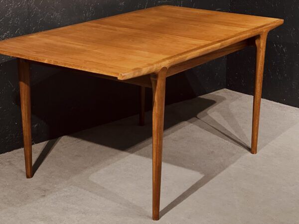Wrighton Extension Dining Table