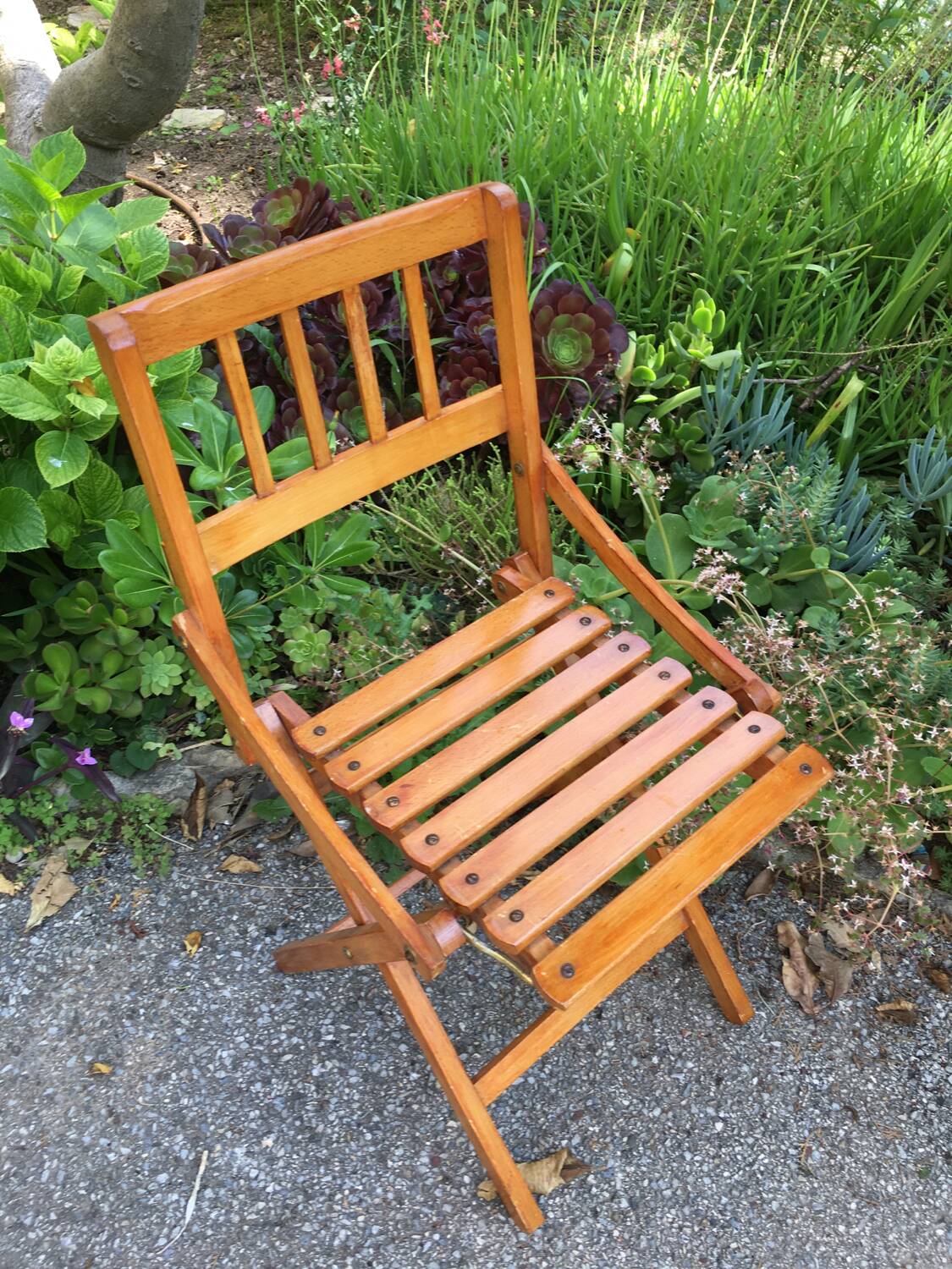 Folding wooden chair