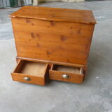 Wood chest