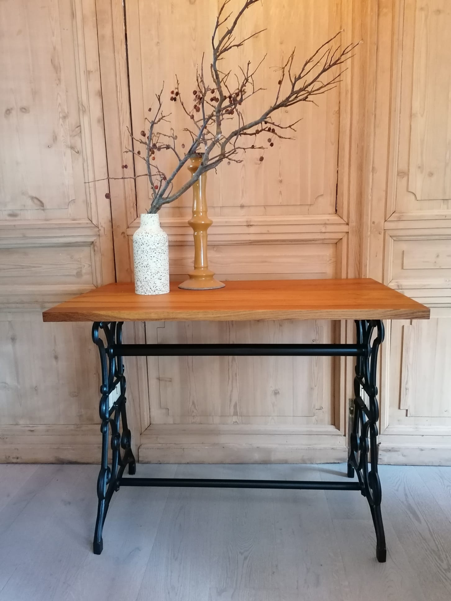 Table foot sewing machine