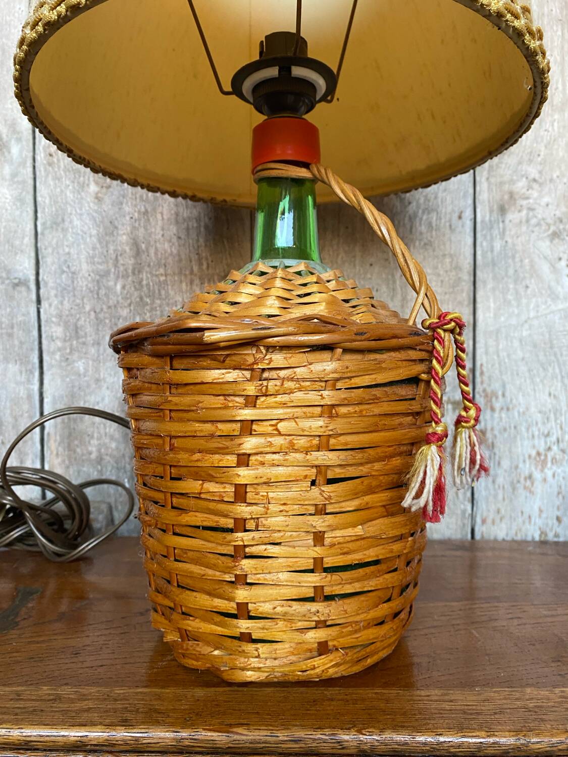 Old wicker dame jeanne lamp + beige lampshade 70's vintage