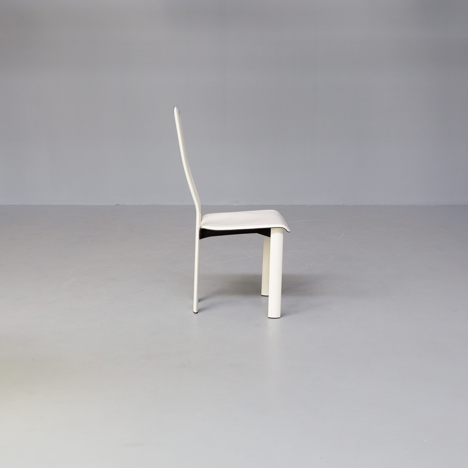 Antonello Mosca ‘royal’ white leather high back chairs for Ycami set/6