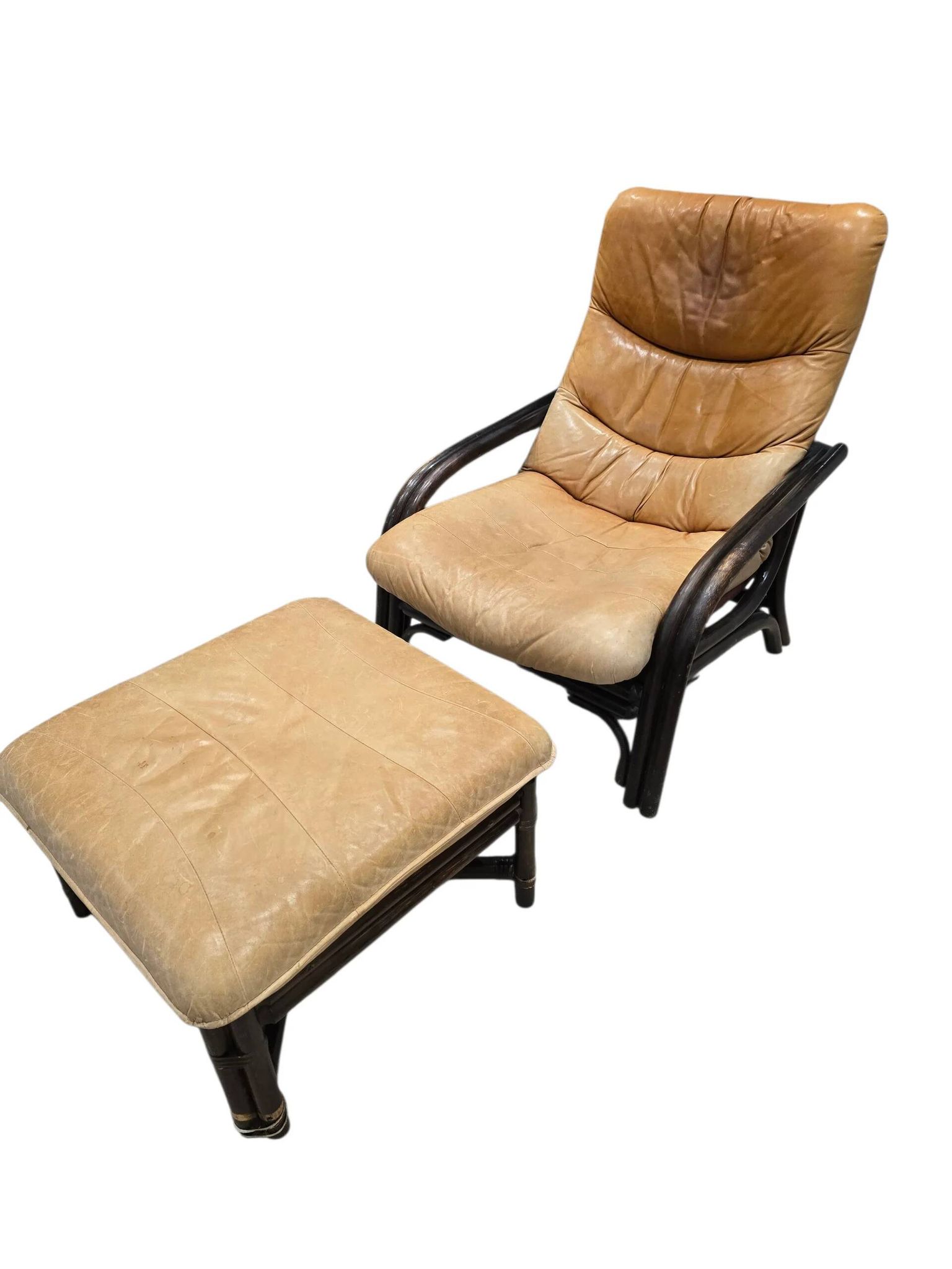 Vintage camel leather lounge chair with ottoman – wooden frame – 1970s