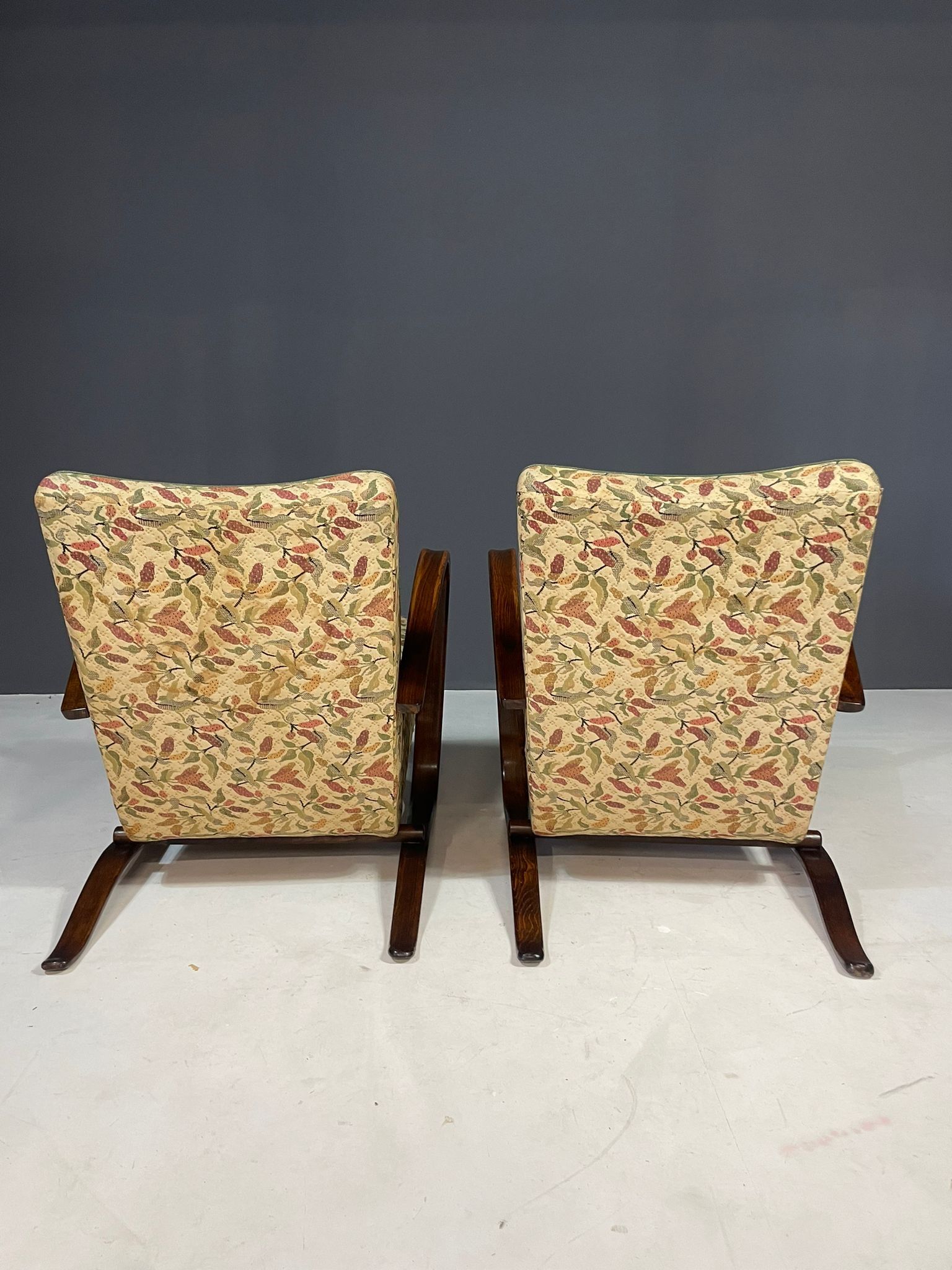 Paire de chaises longues H269 de Jindřich Halabala, années 1930