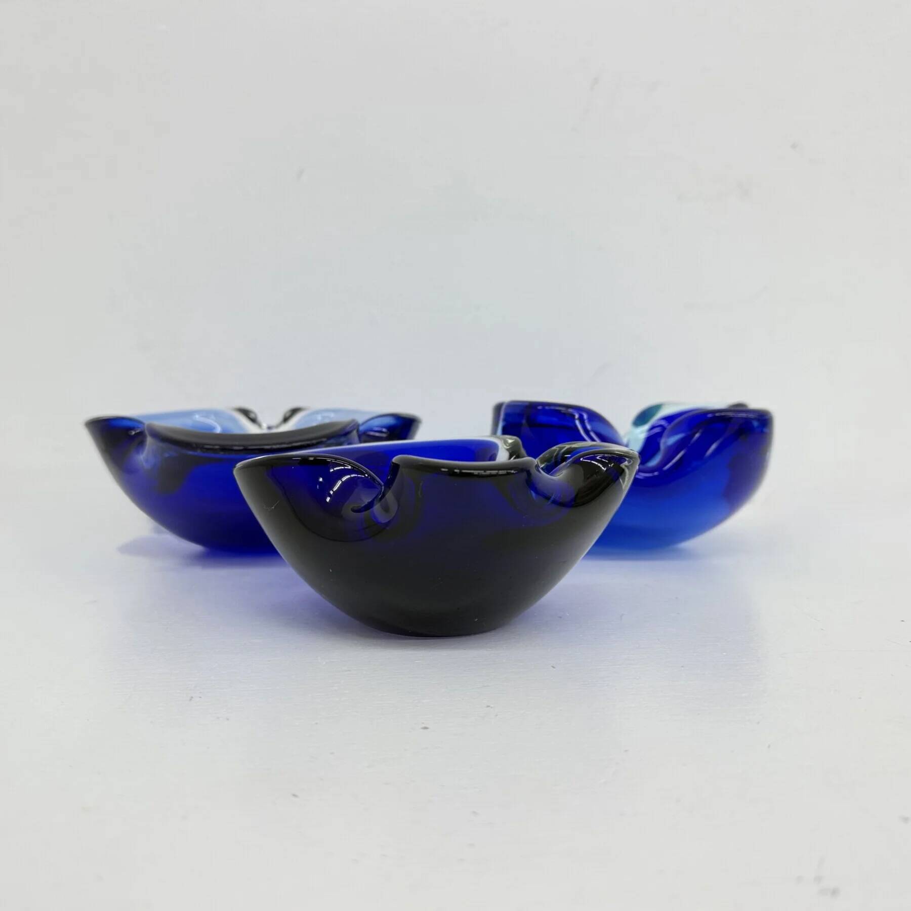 Mid-century design set of 6 blue Murano glass bowls, 1970s