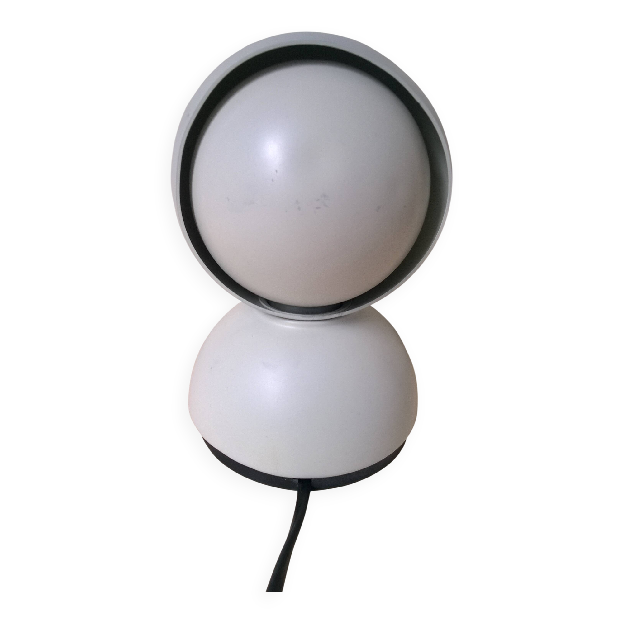 Lampe de table design Artemide modèle Eclisse par Vico Magistretti