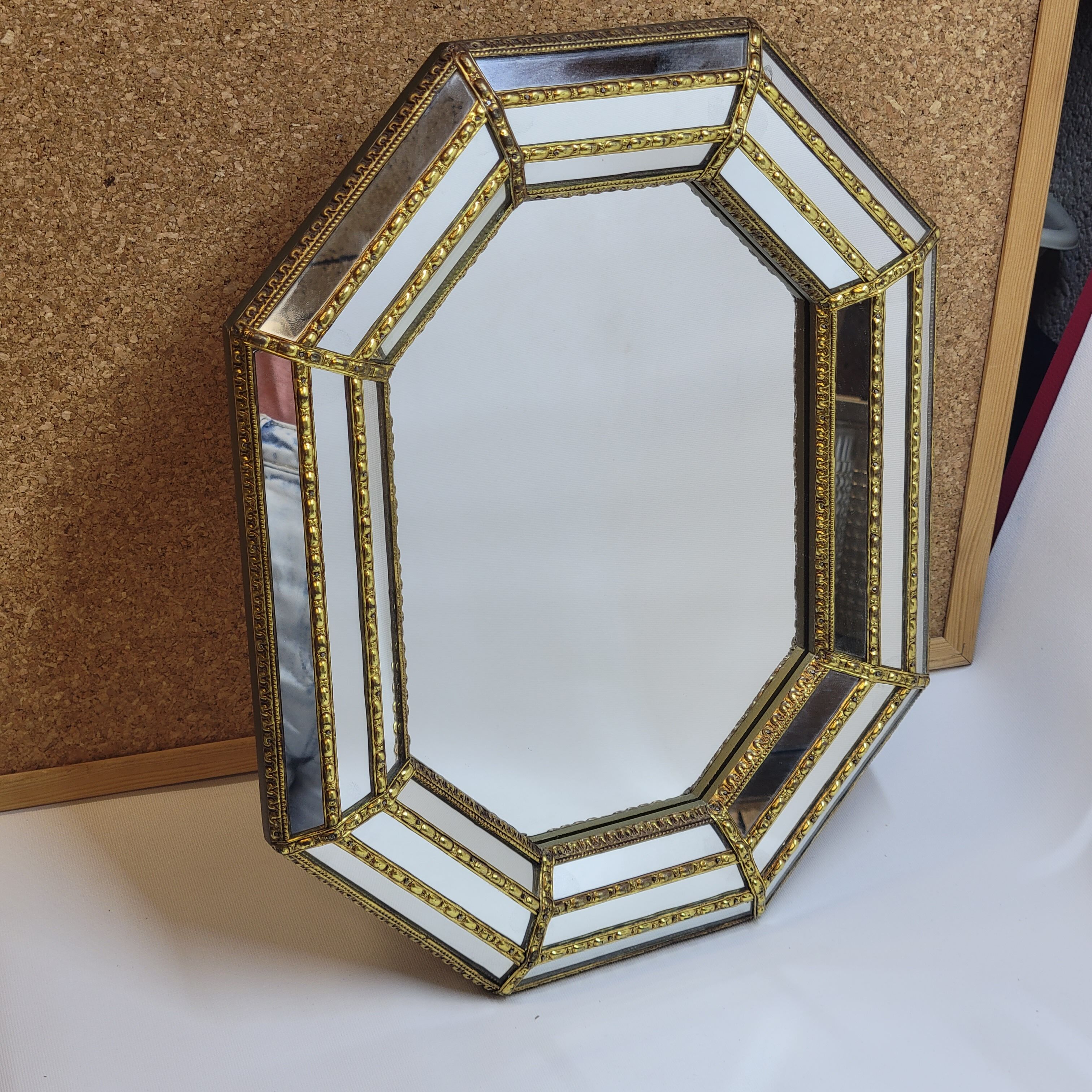 Miroir Mural Octogonal A Facettes Orné De Laiton Style Vénitien