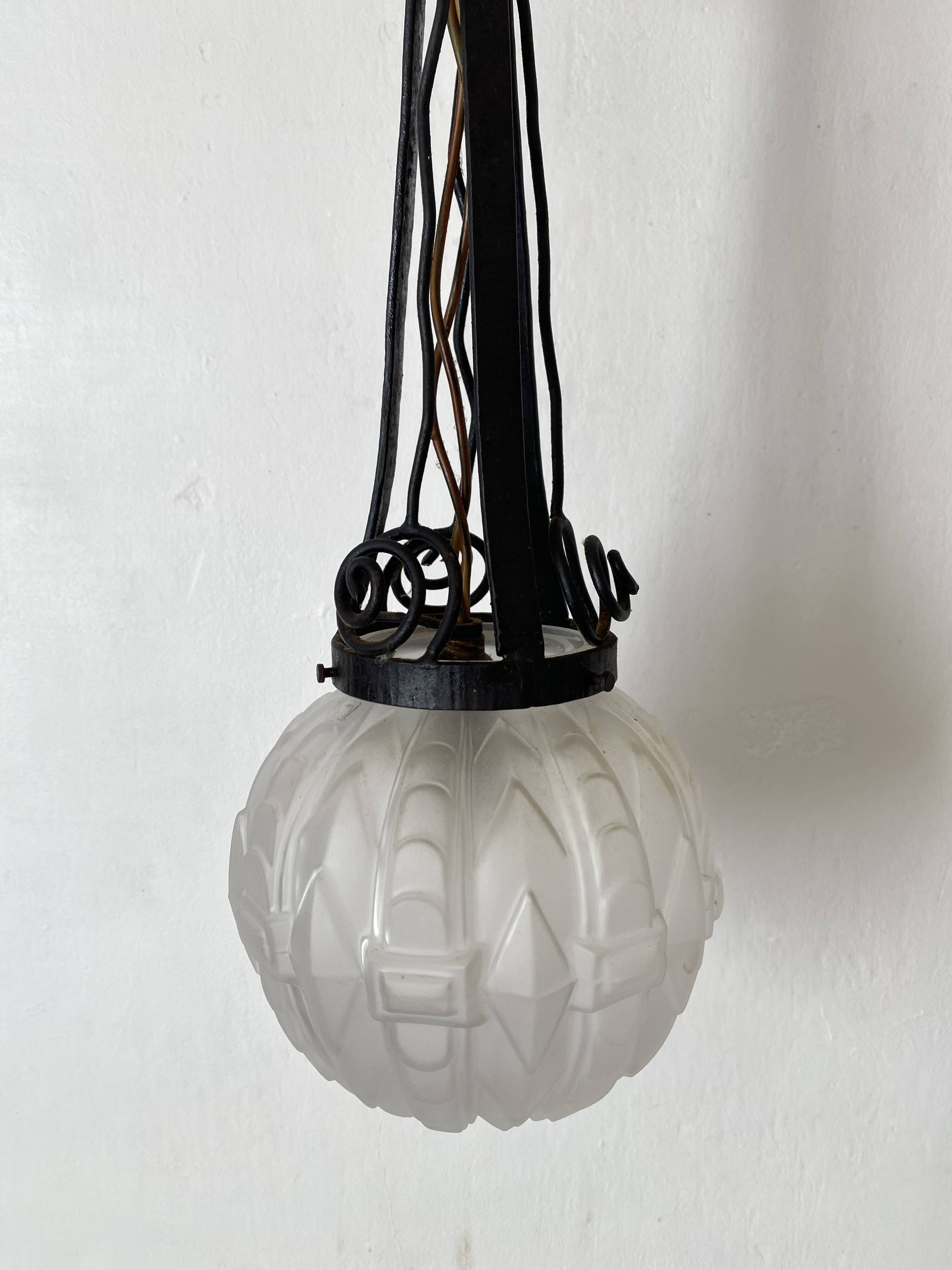 1930s Art Deco pendant light in frosted glass and wrought iron