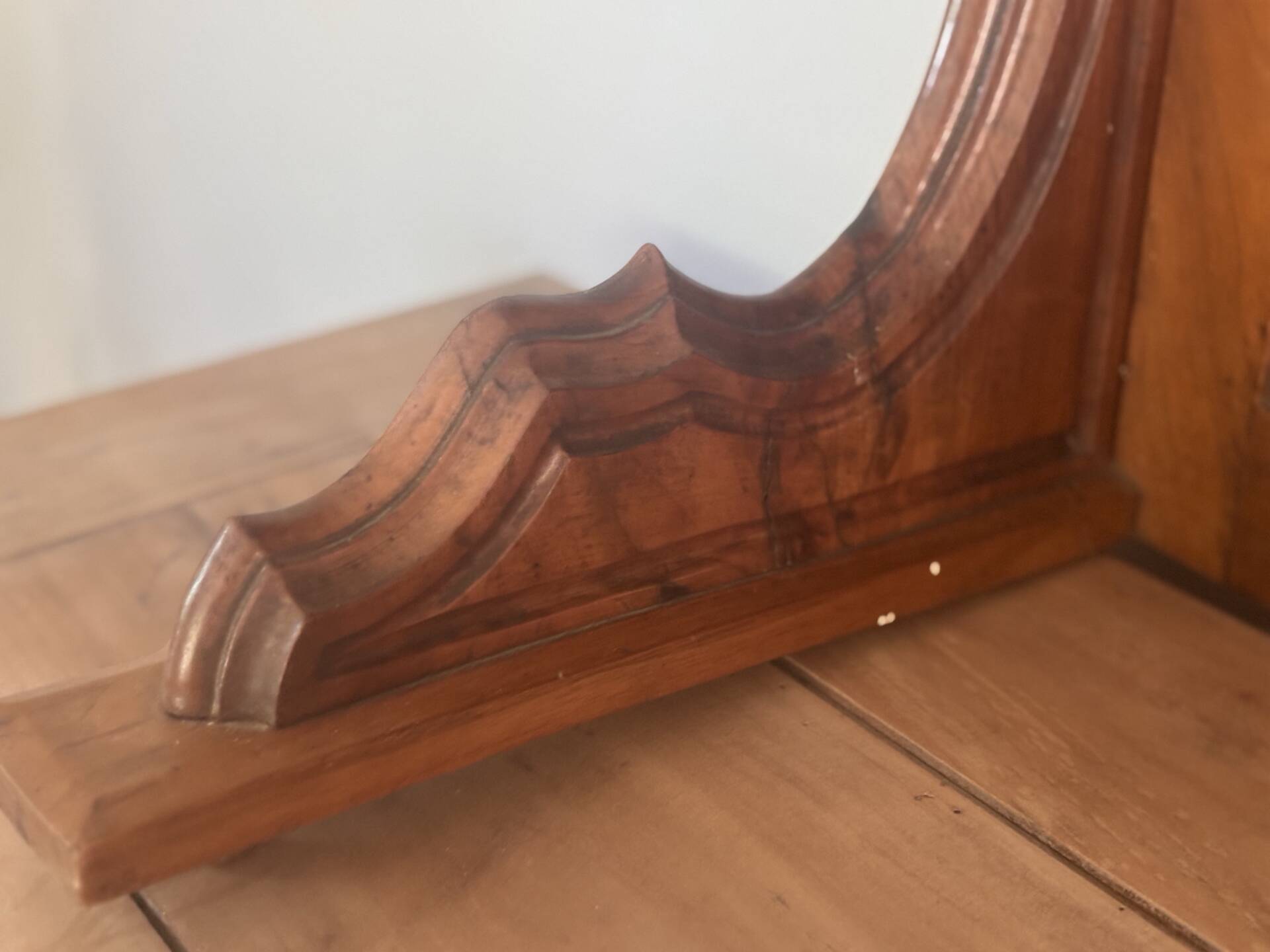 Elegant French Wall Shelf Saint-Hubert – Carved Walnut, Late 11th Century