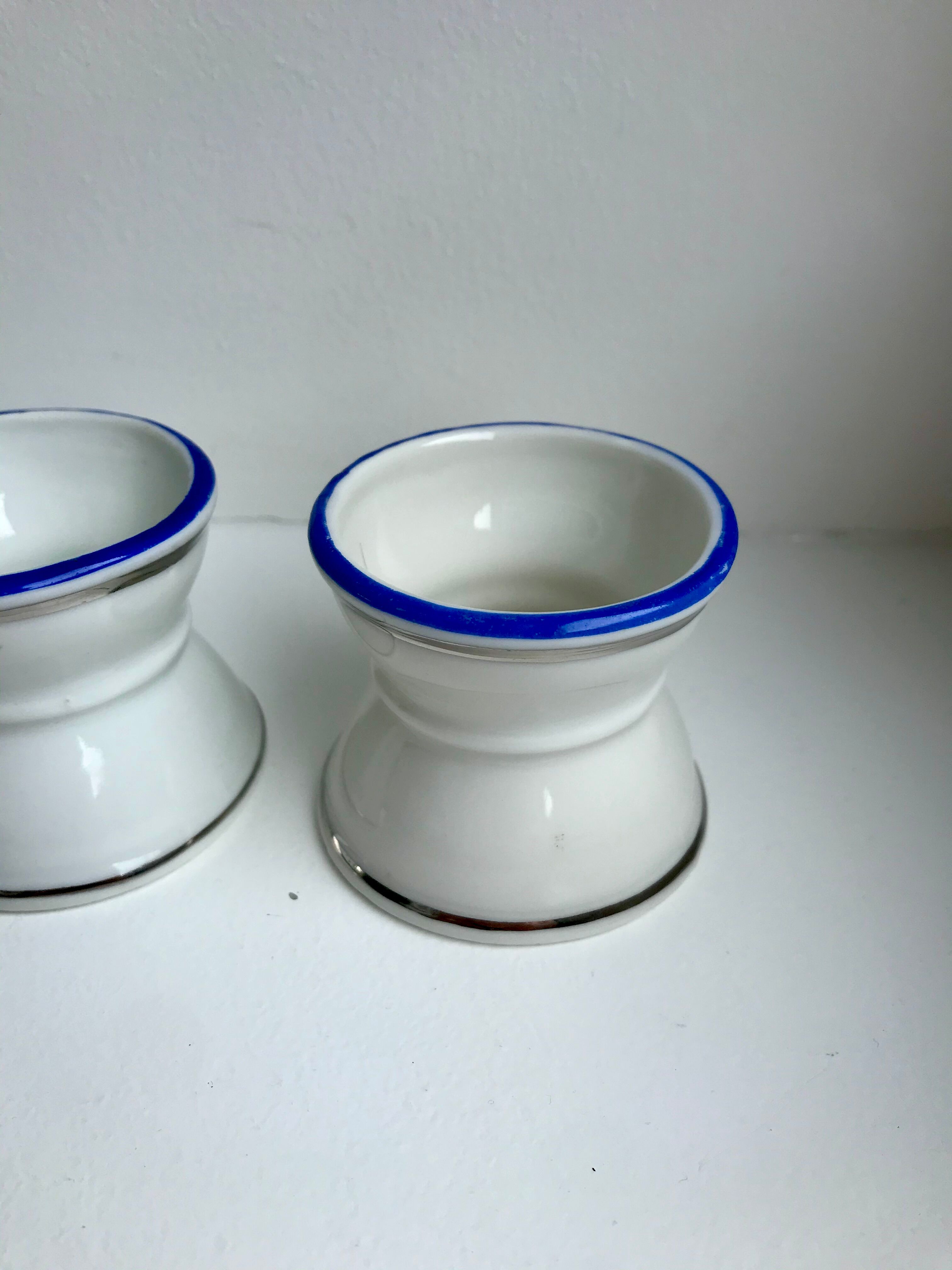 Trio of shells diabolo white edging silver and bright blue 50s