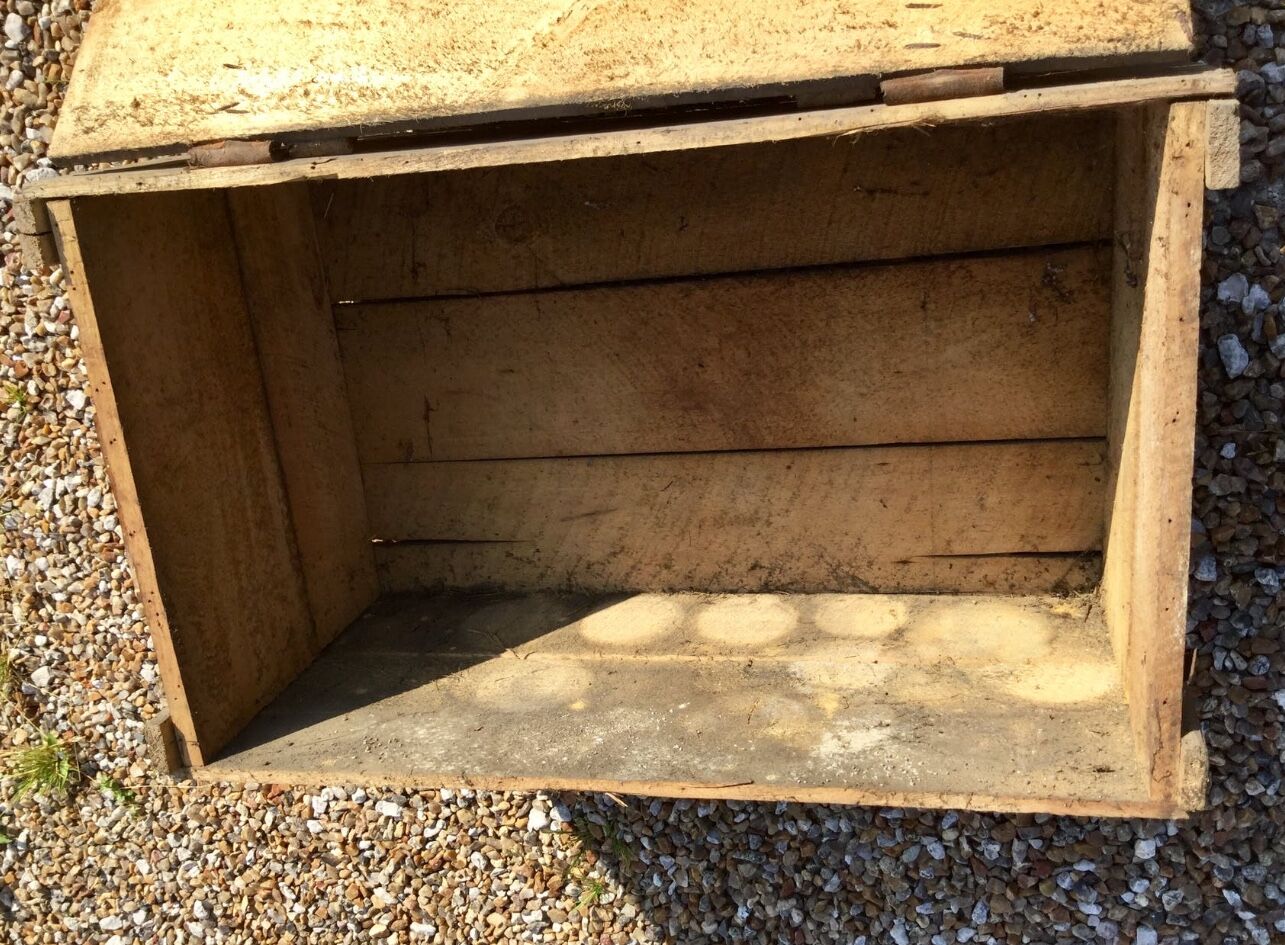 1925 menier chocolate wooden box