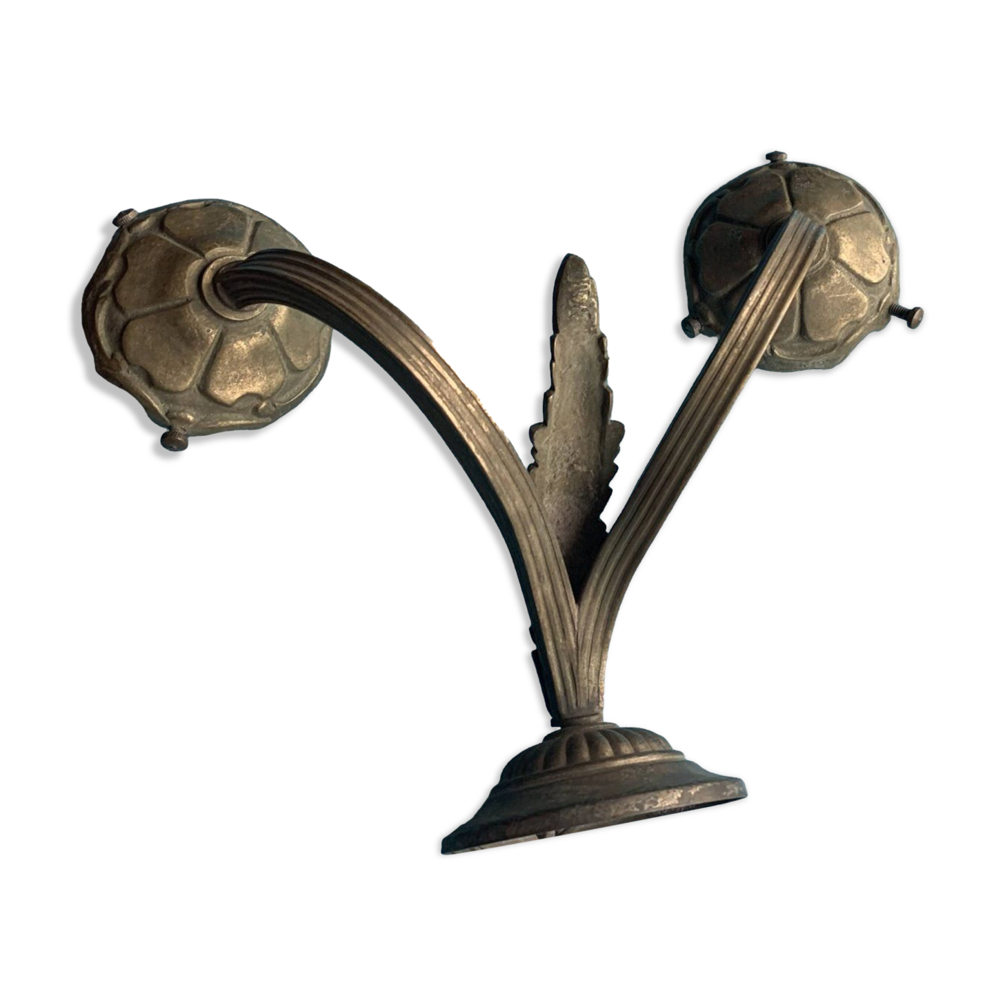 Double wall light in gold brass metal, vintage leaf pattern