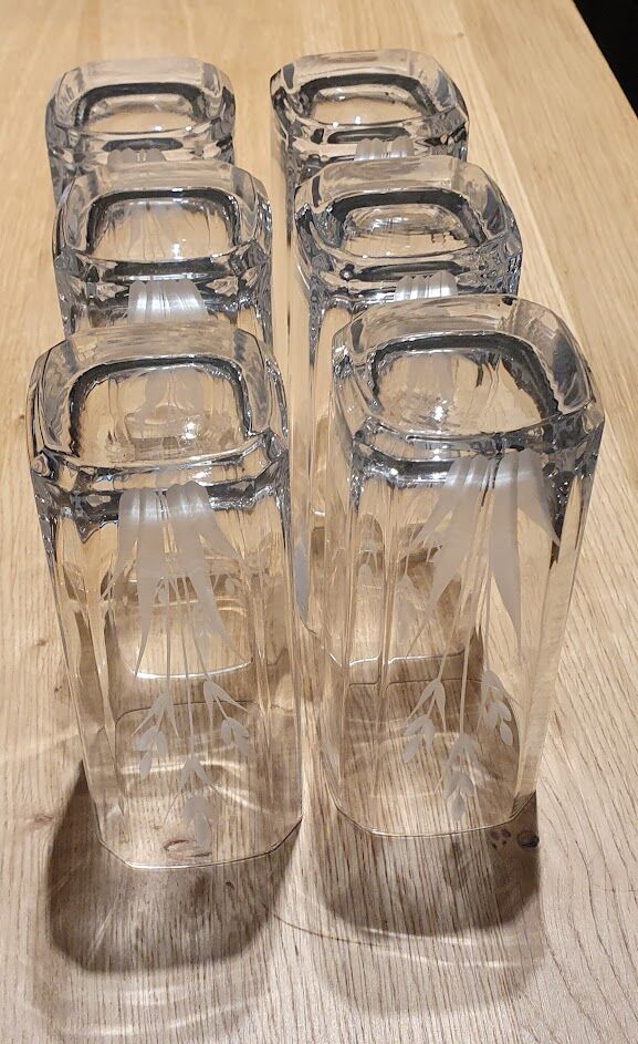 6 verres en cristal gravés épis