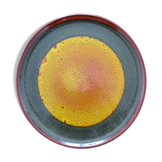 Multicolored sandstone plate