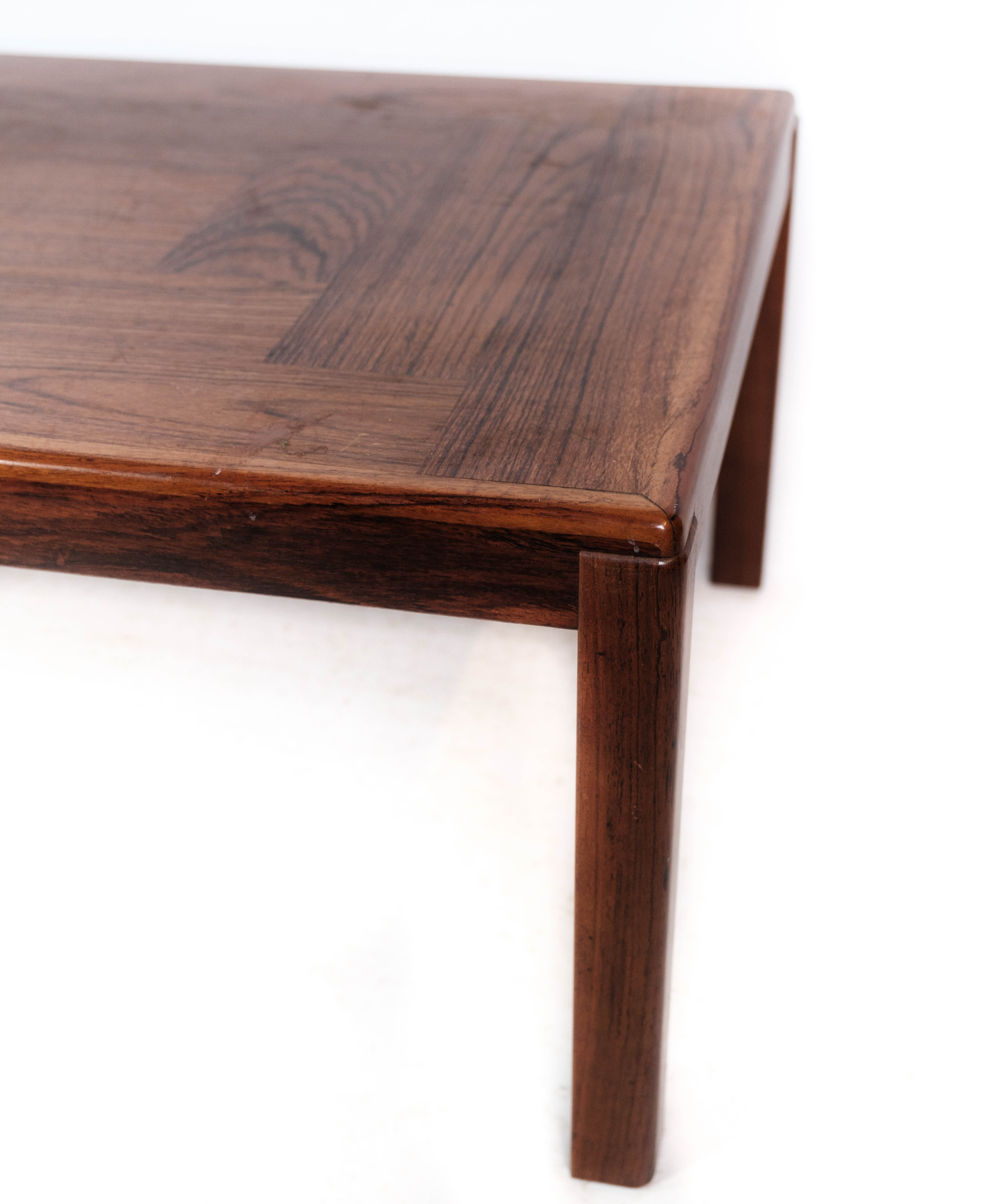 Coffee table in rosewood of Danish design manufactured by Vejle Furniture in the 1960s