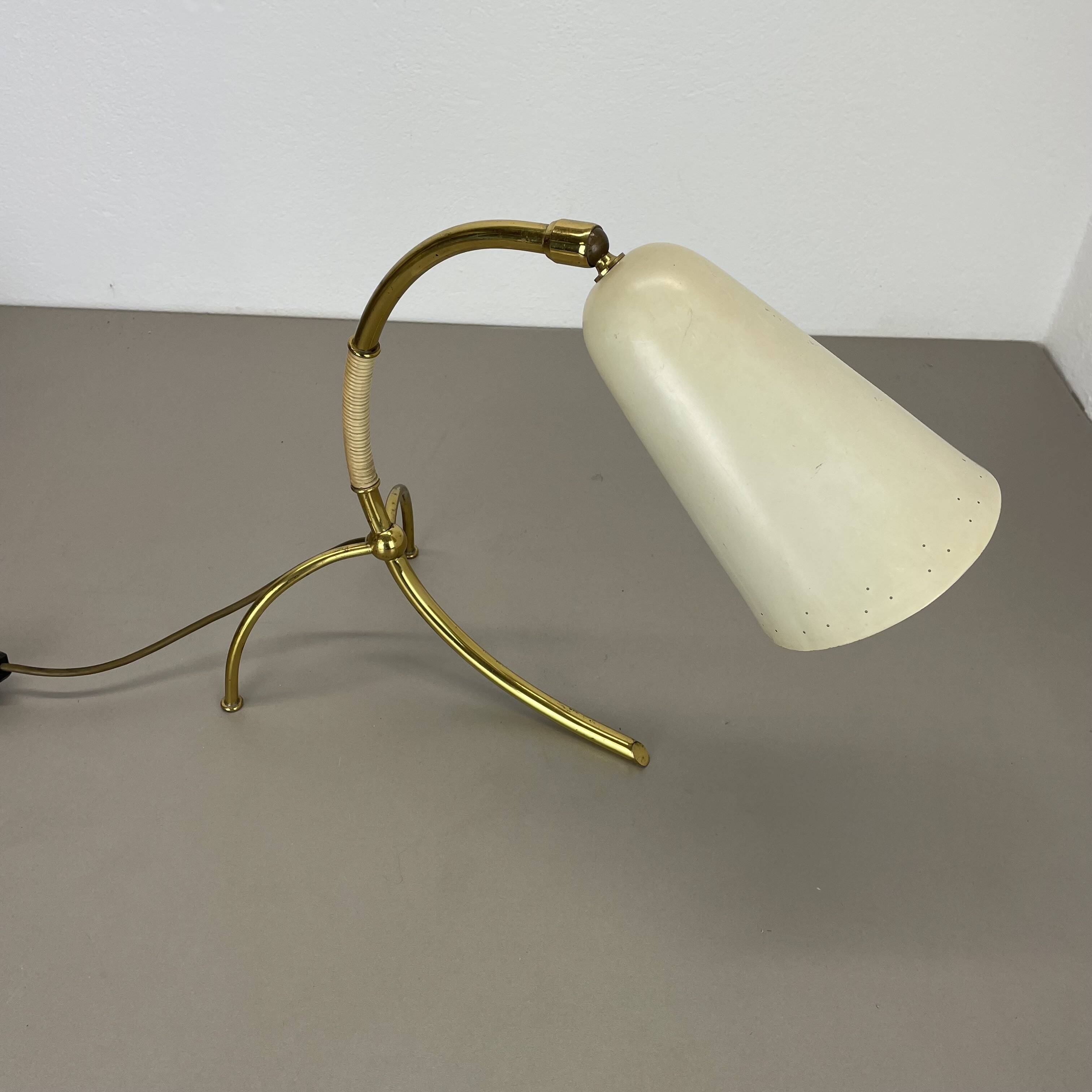 Tripod kalmar stilnovo style hollywood regency table lamp in brass, austria, 1950s