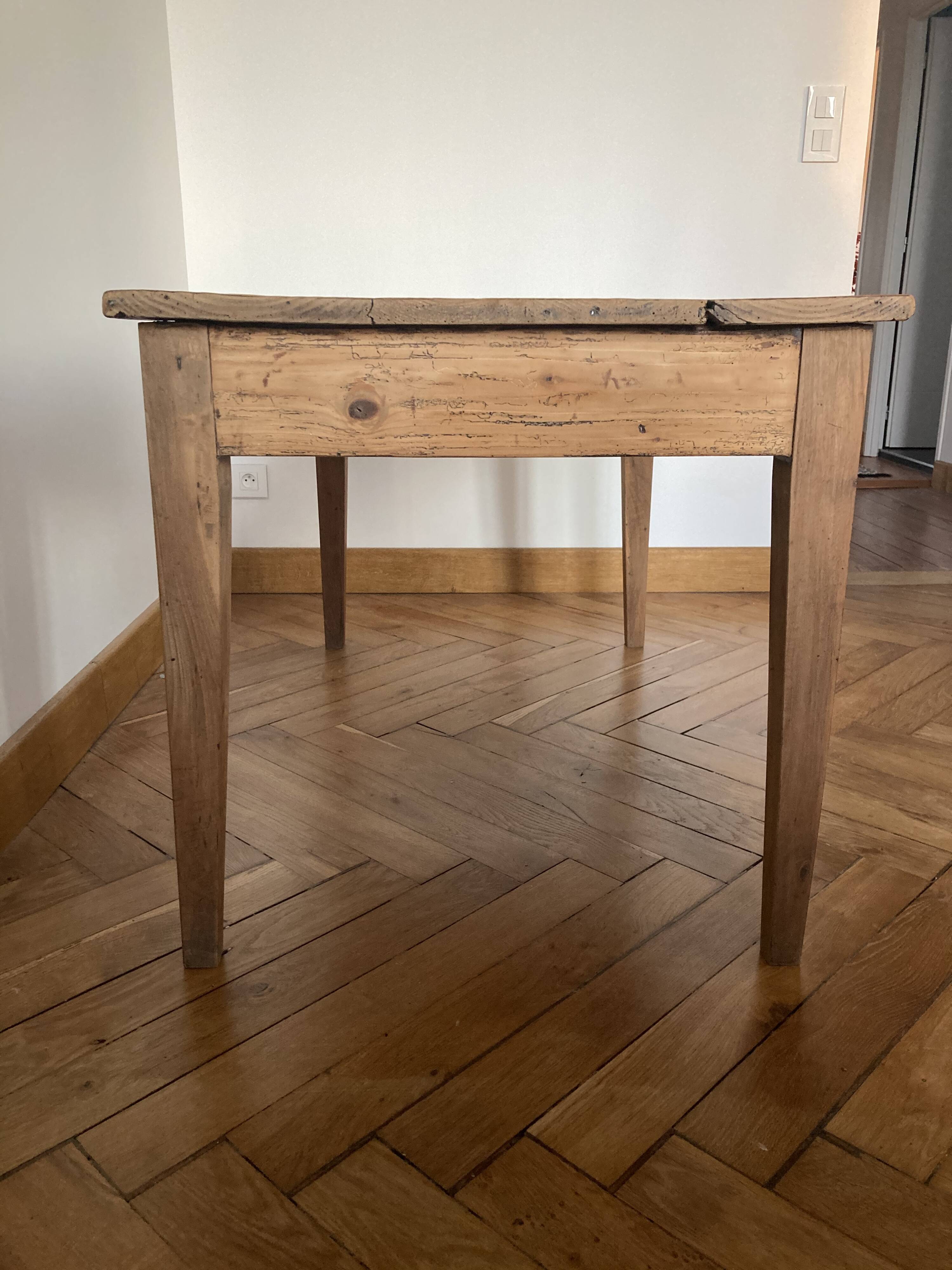 Farm table