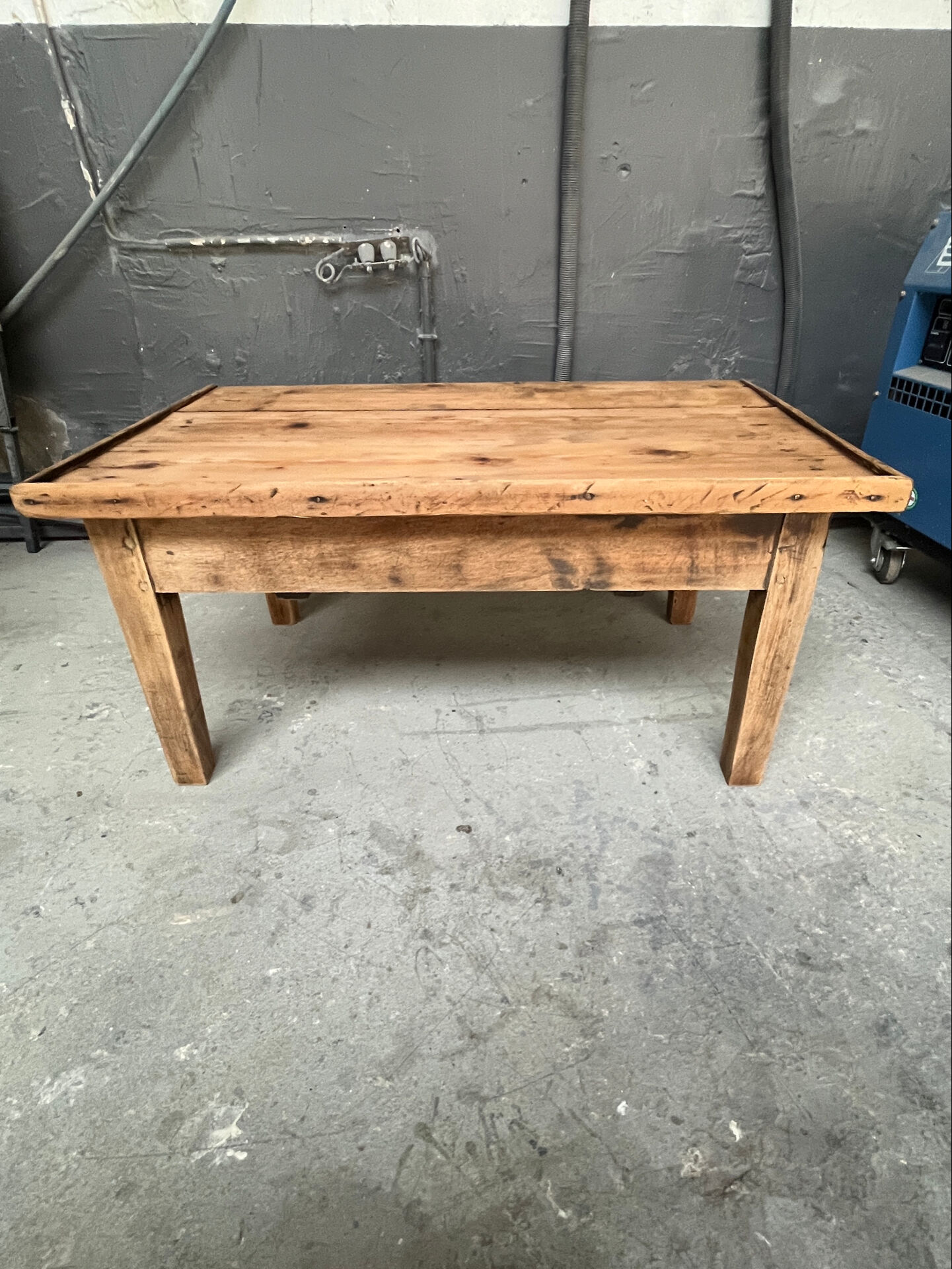 Ancienne table basse.