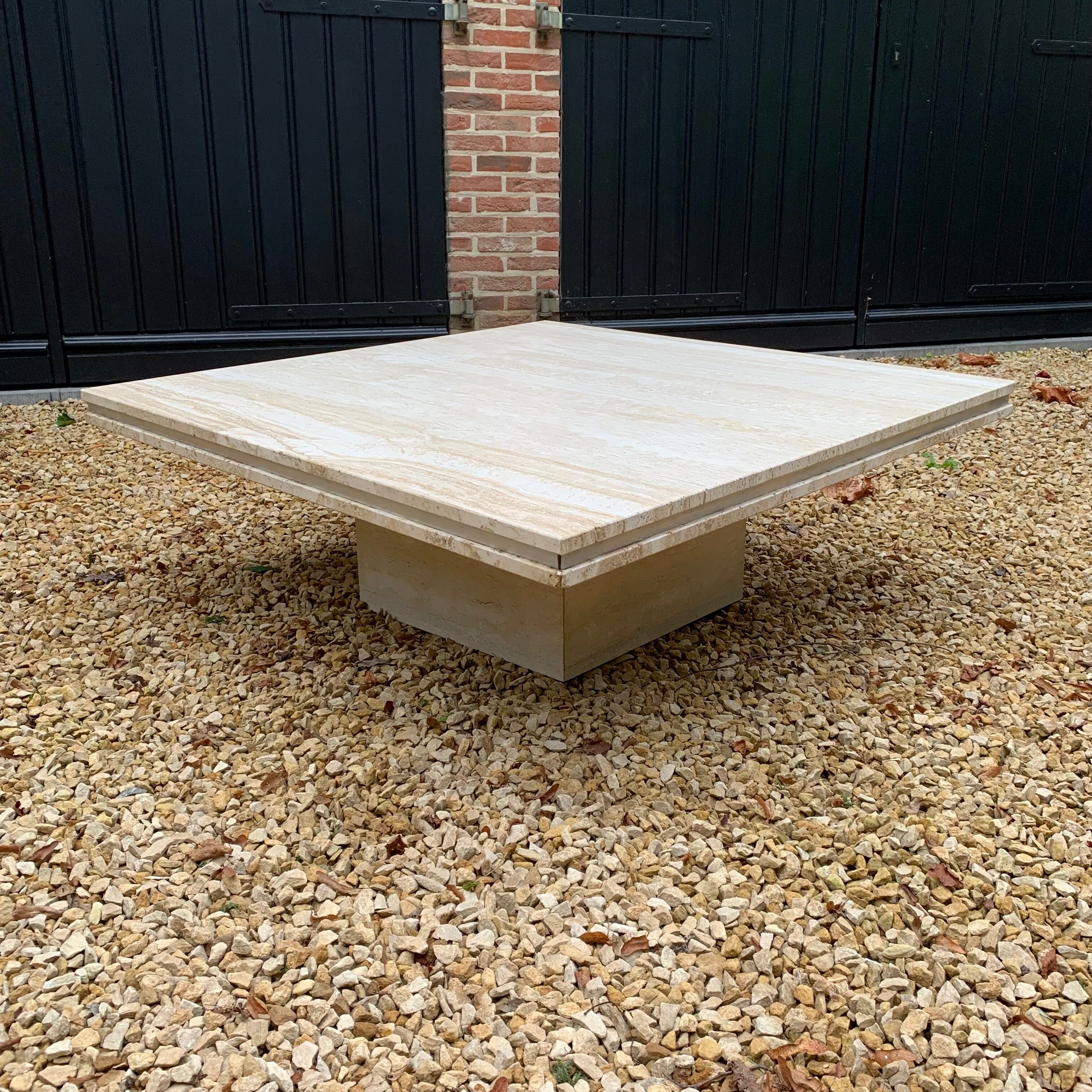 Table basse en travertin 115x115 cm