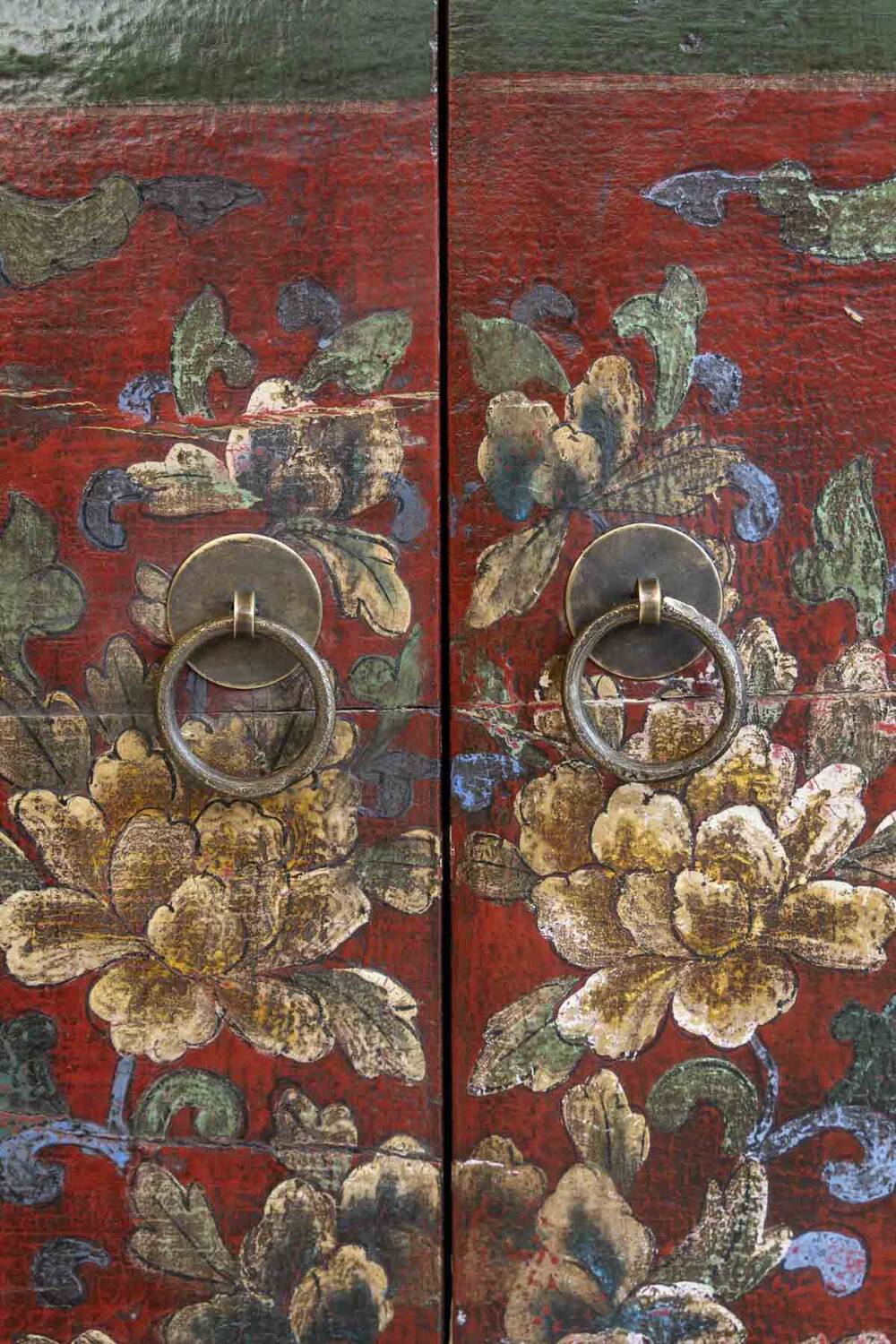 Antique Chinese 4-door sideboard