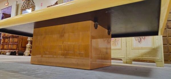 Table basse design en érable – plateau marqueté – style vintage années 70