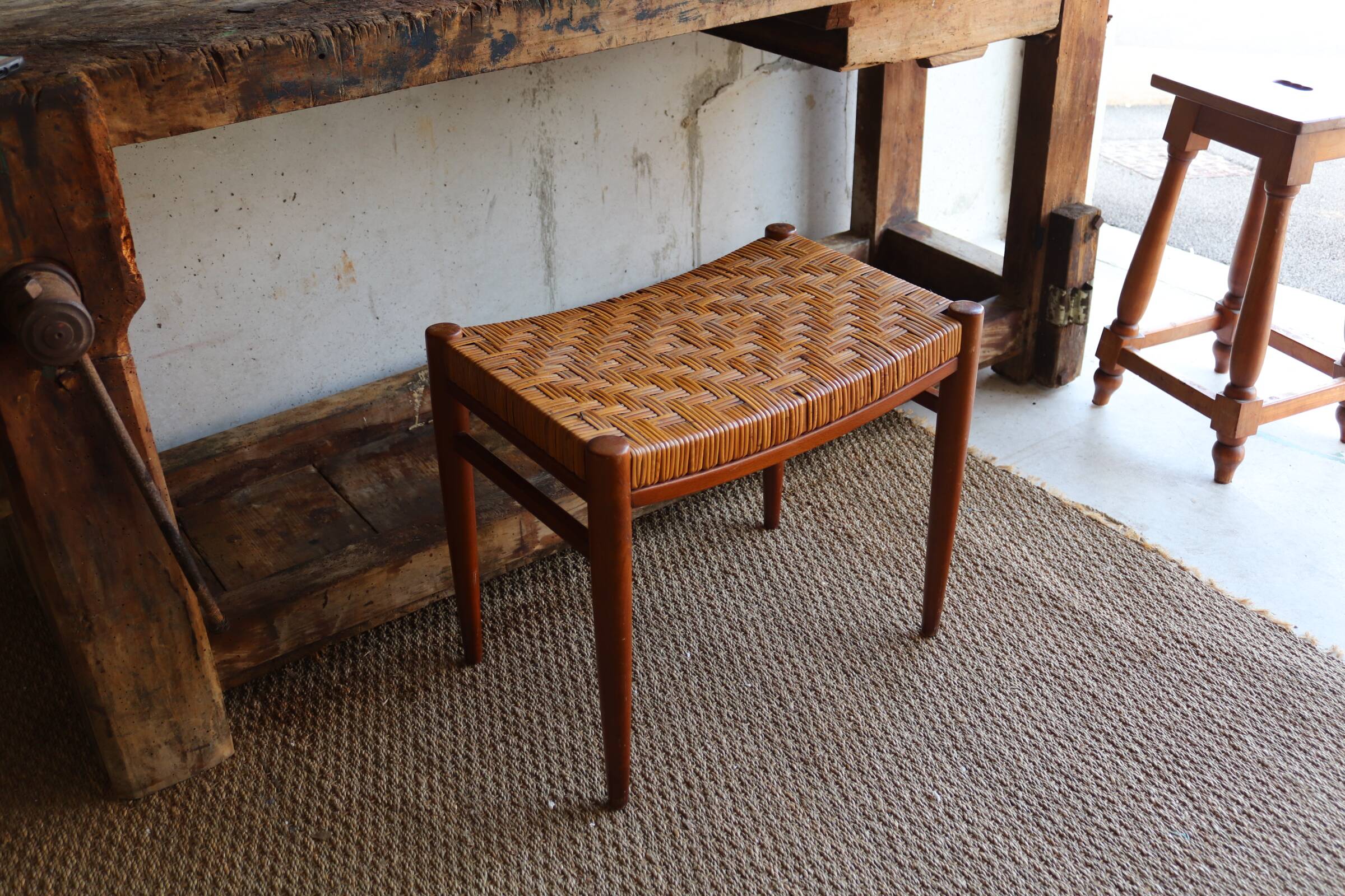 60s stool in teak and braided rush