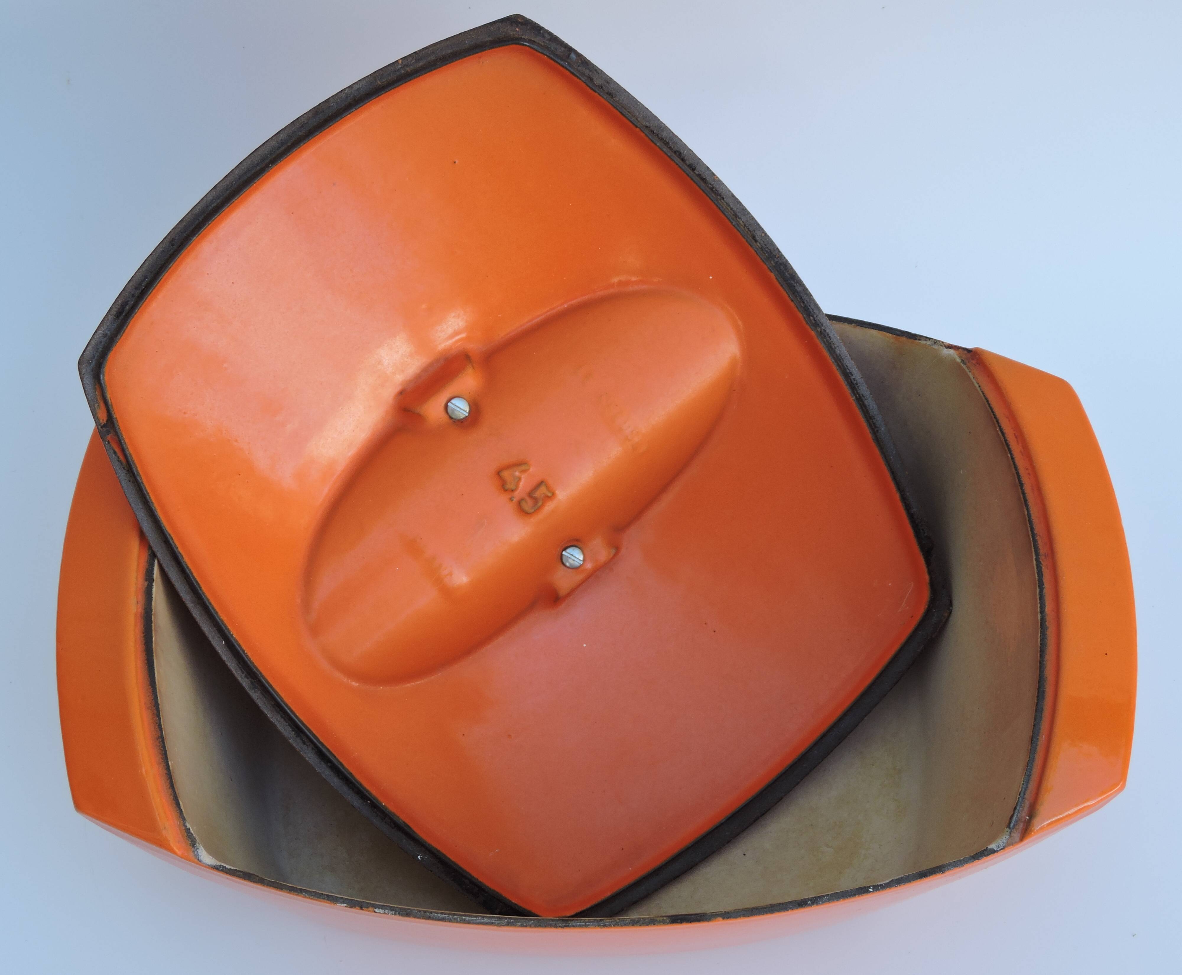 Enamelled cast iron casserole Le Creuset 4L5 designed by Raymond Loewy Vintage