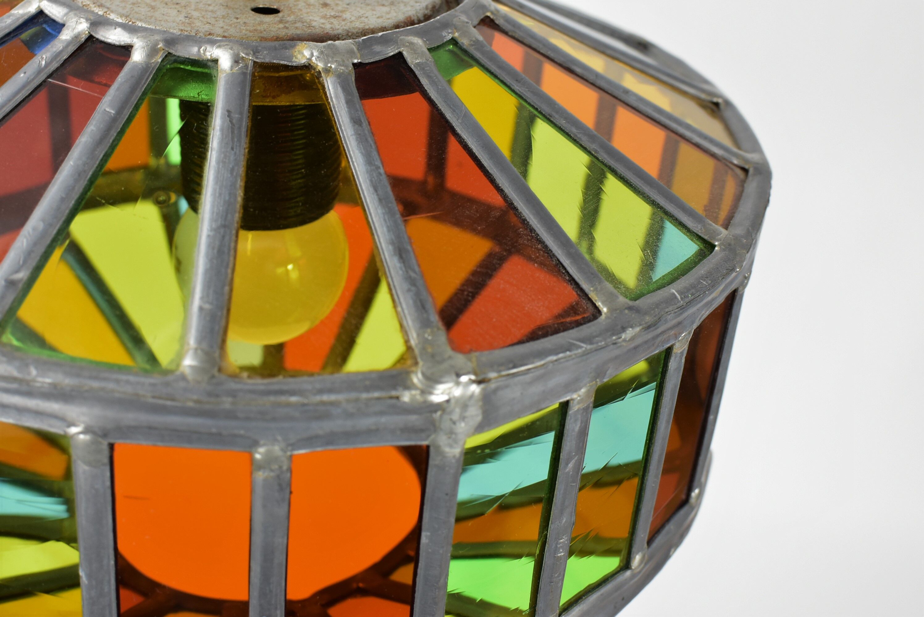 Color stained glass suspension