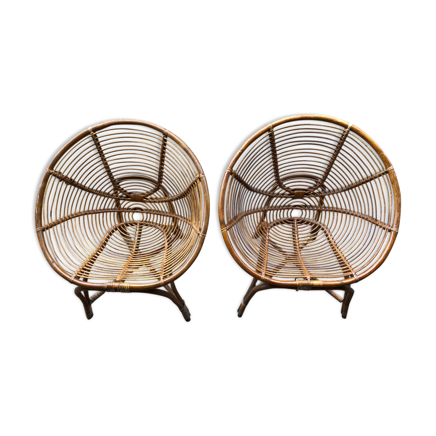 Lot of 2 baskets chairs in vintage rattan