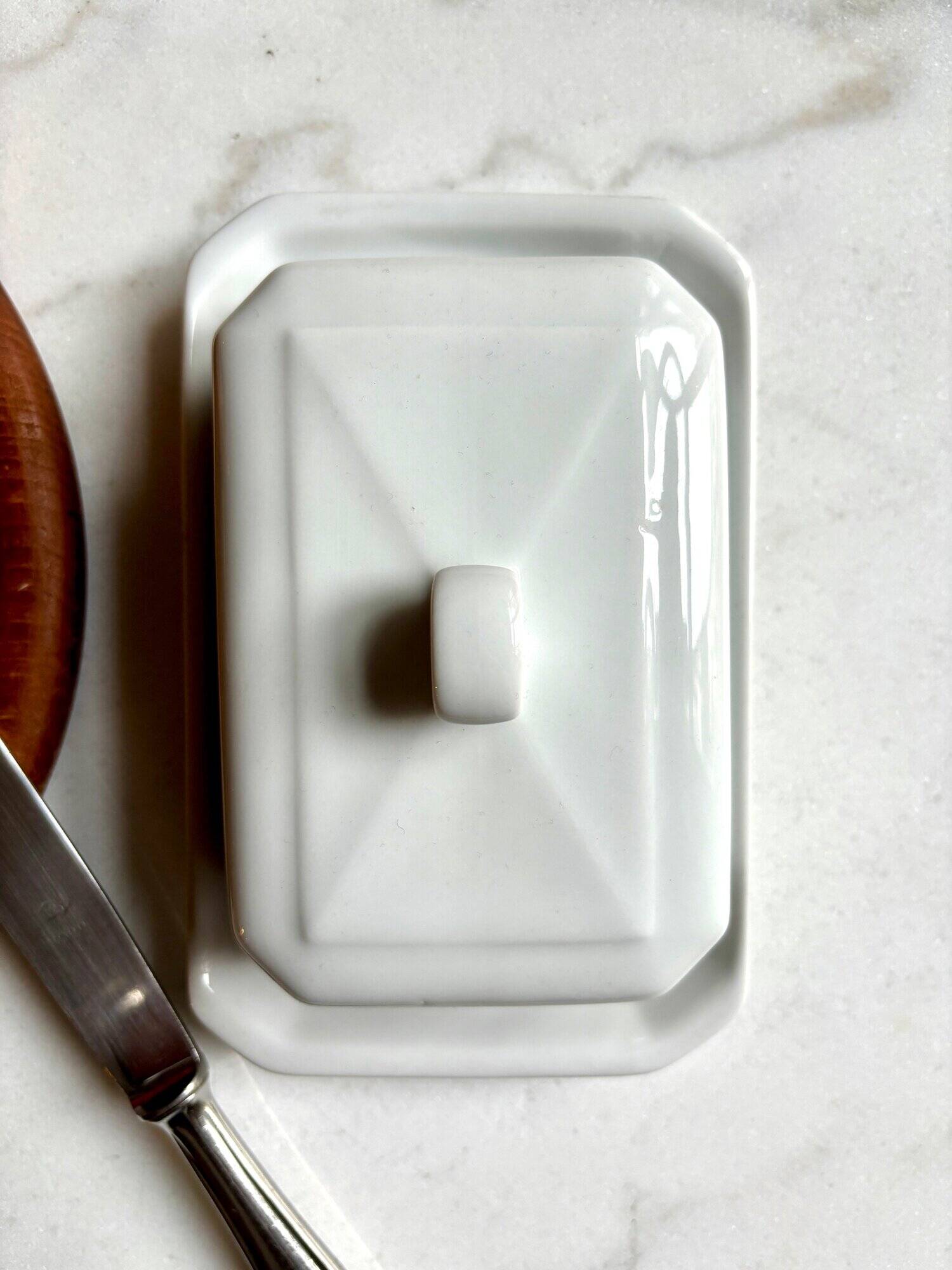 Beurrier Pillivuyt en porcelaine blanche