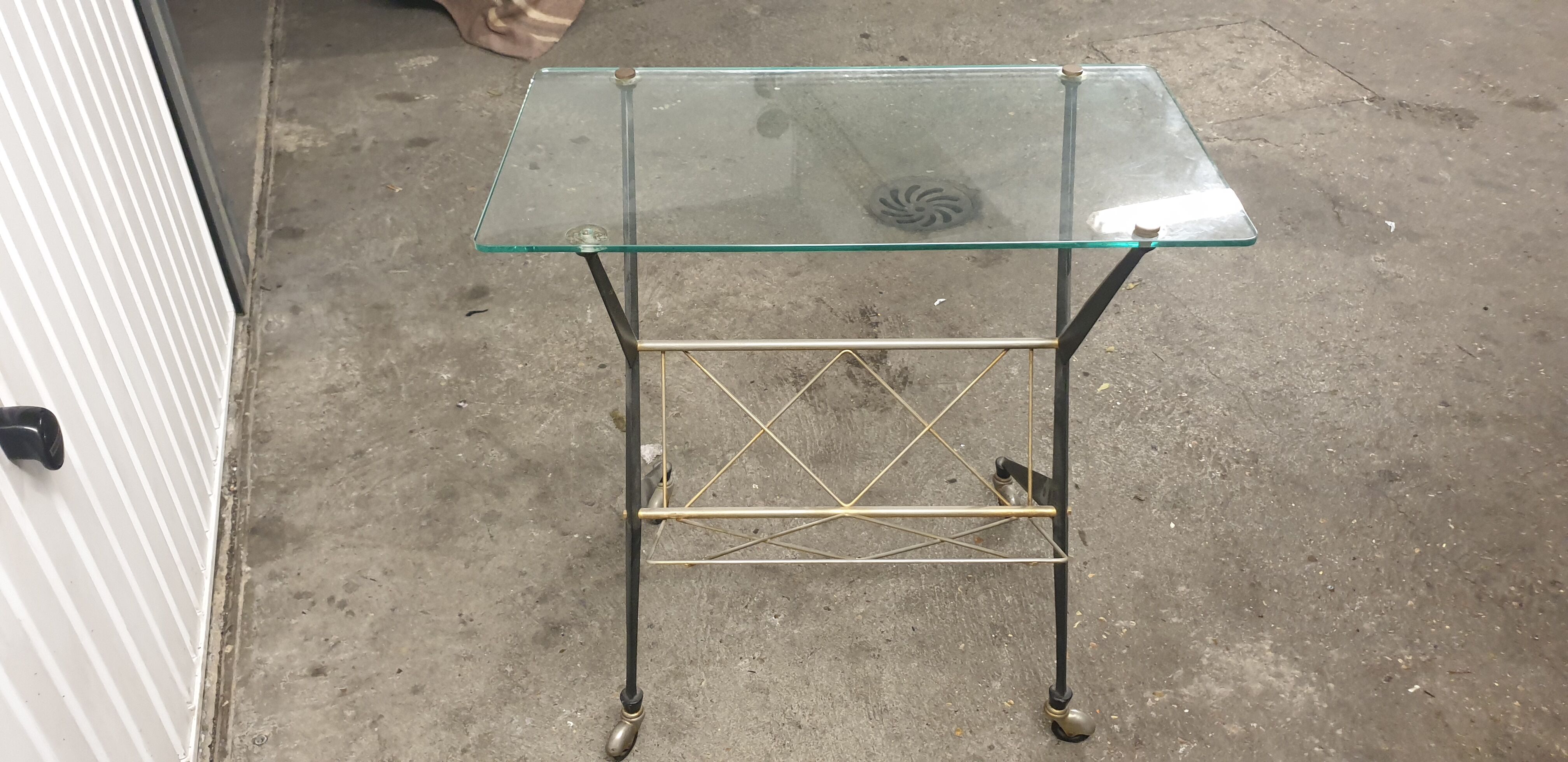 Table porte revu verre et metal 50/60