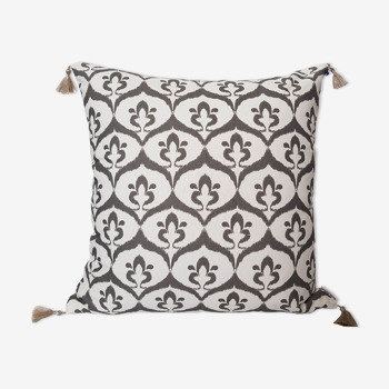 Ottoman cushion cover in white,grey ikat style - 50 x 50