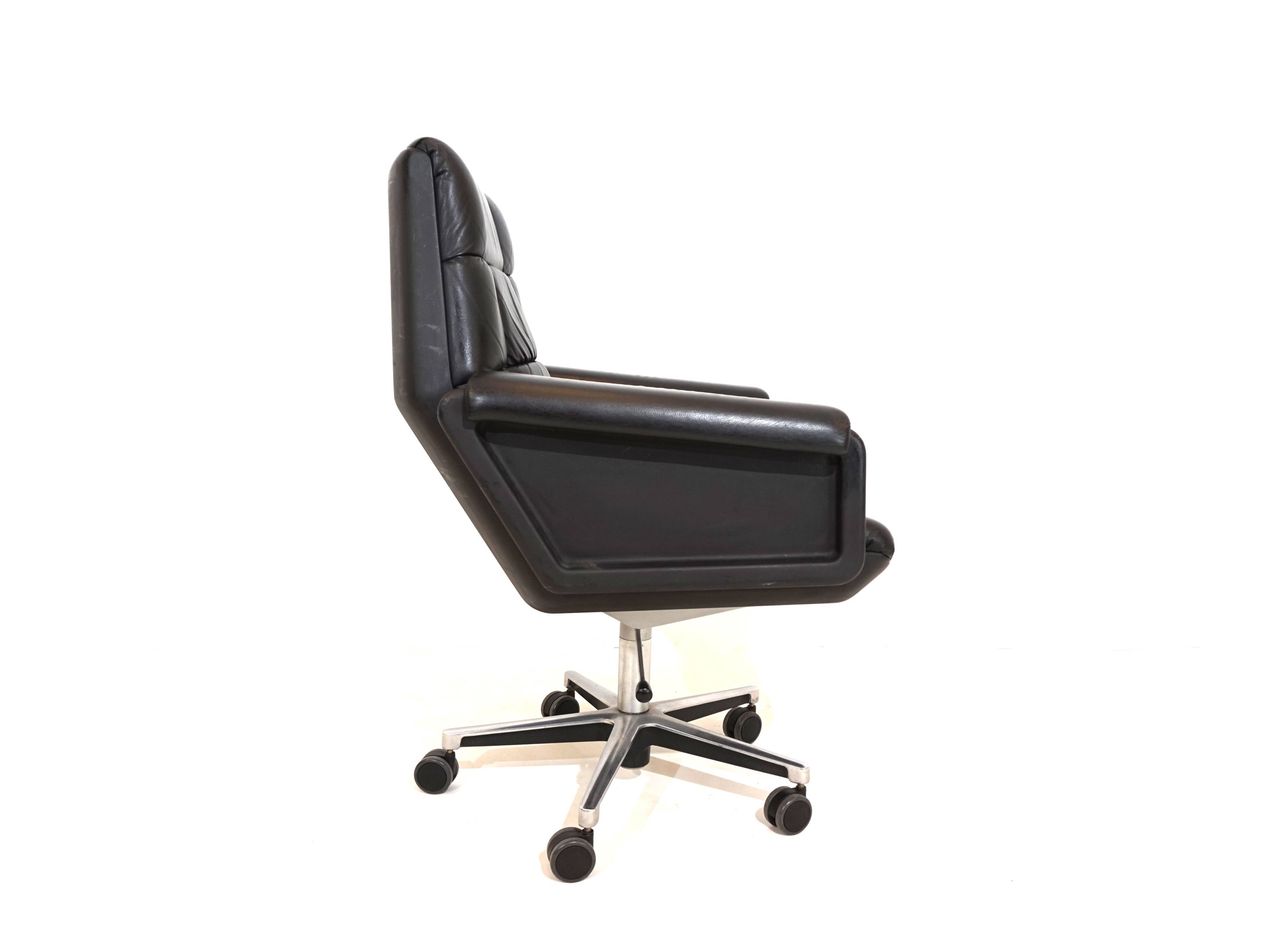 Chaise de bureau en cuir Mauser Seat 150 par Herbert Hirche