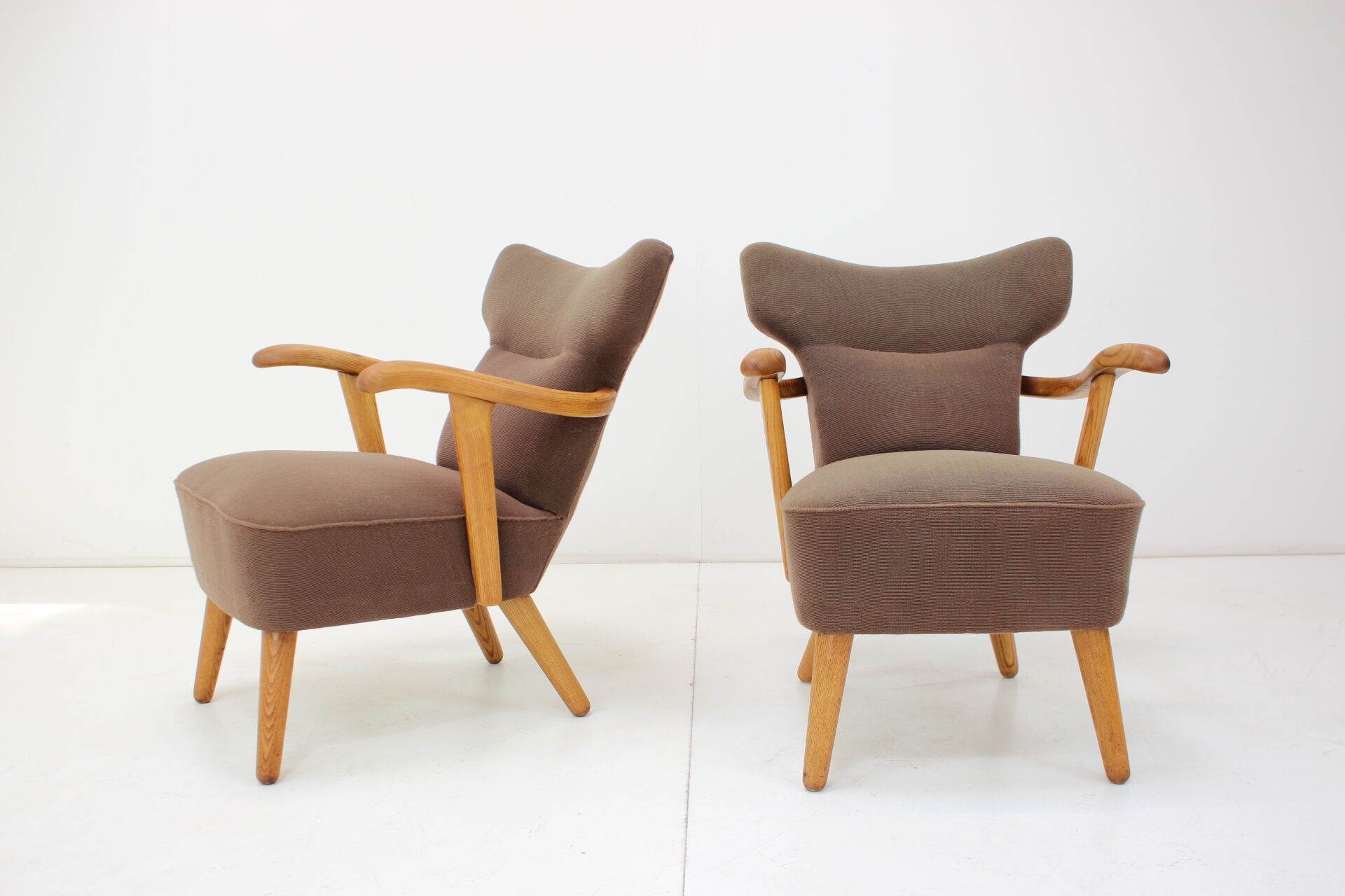 1940s Pair of Oak Armchairs by Krasna Jizba, Czechoslovakia