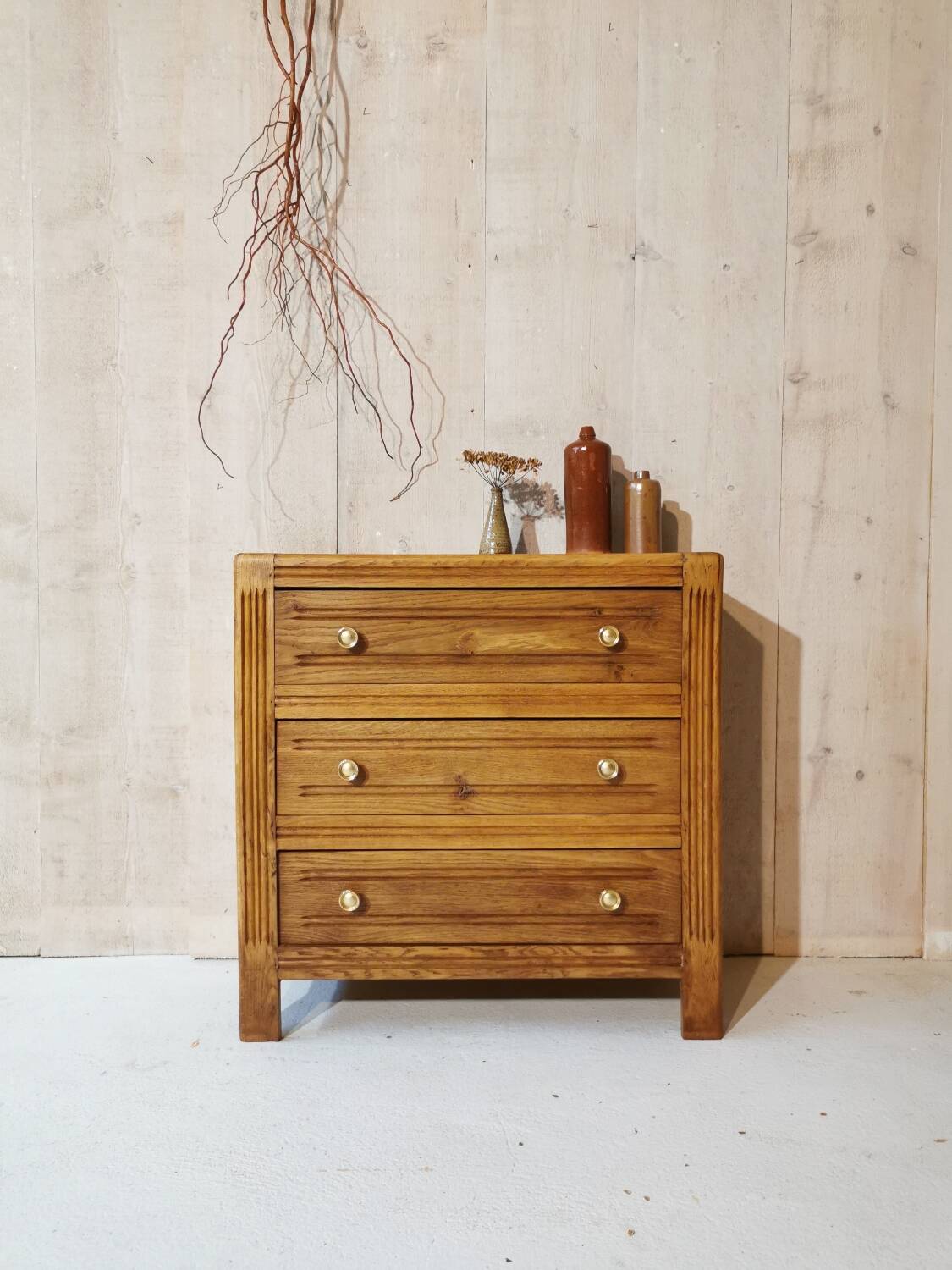 Oak chest of drawers