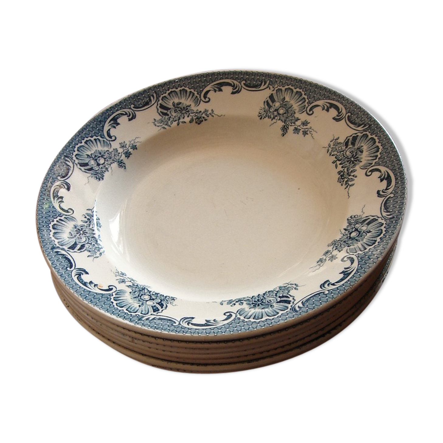 Lot 7 soup plates blue