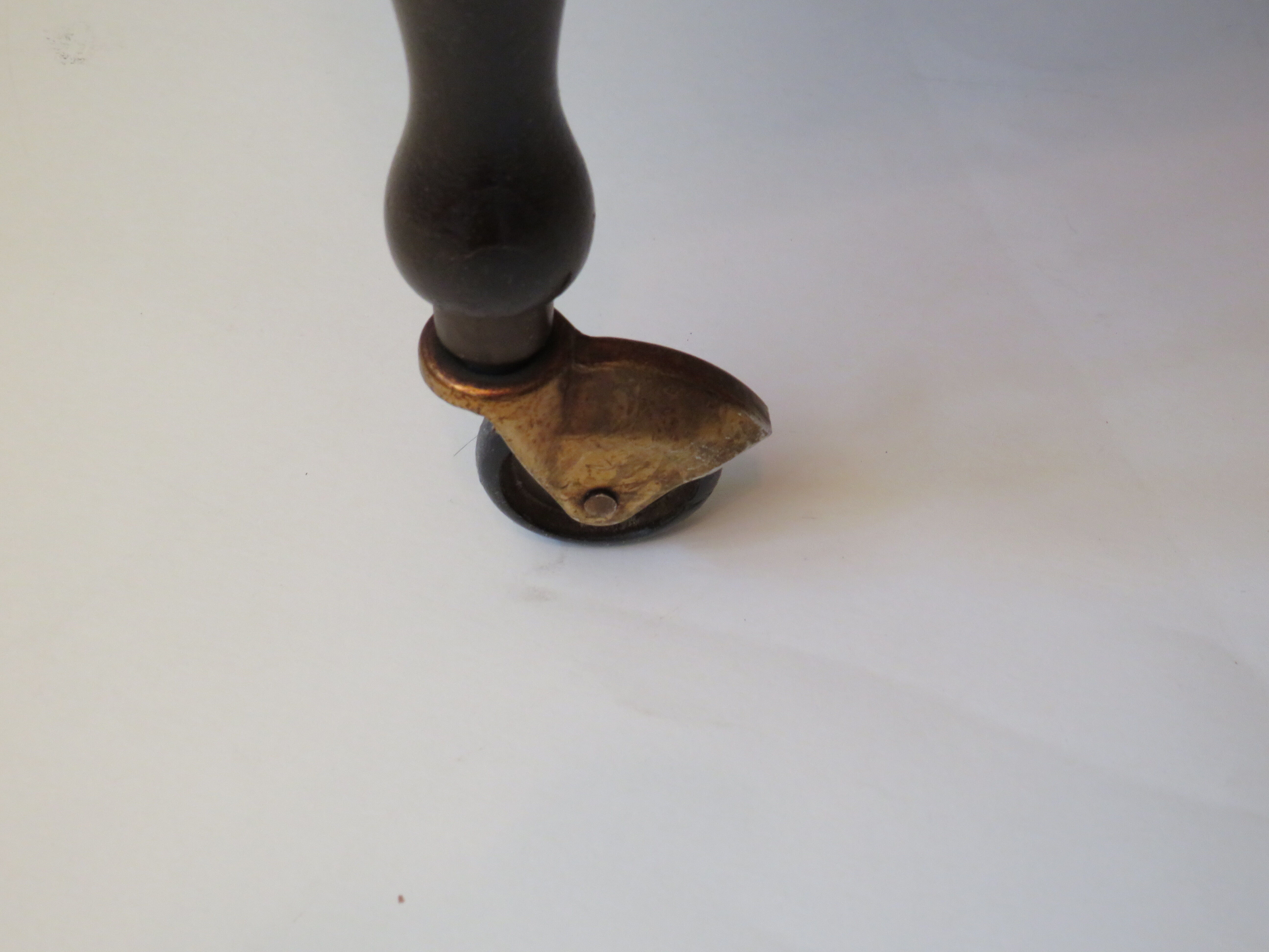 Serving table 1950/1960