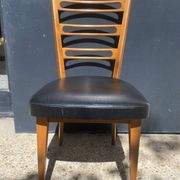 6 chaises bois et skaï noir années 60