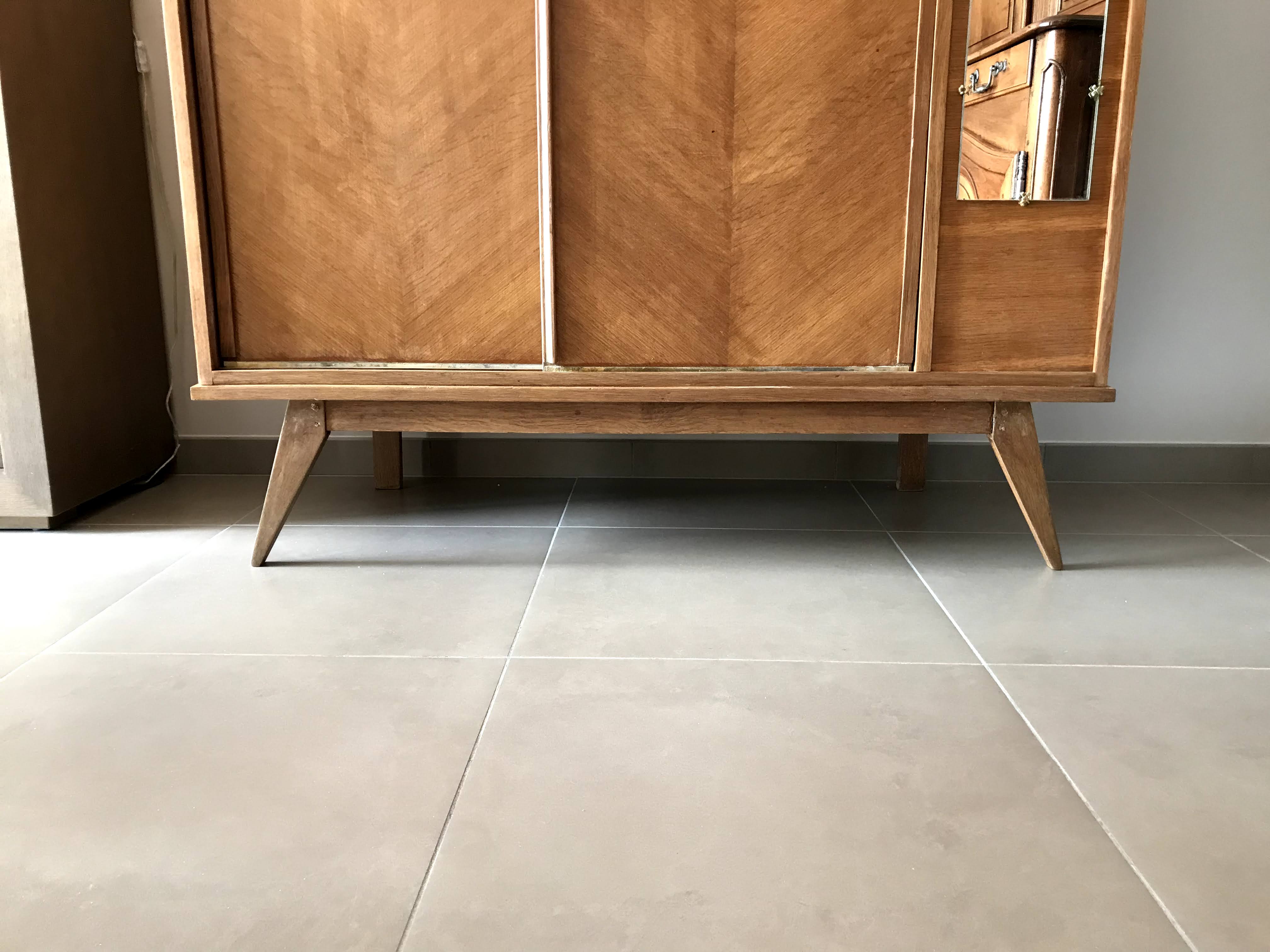 Wardrobe sewing door